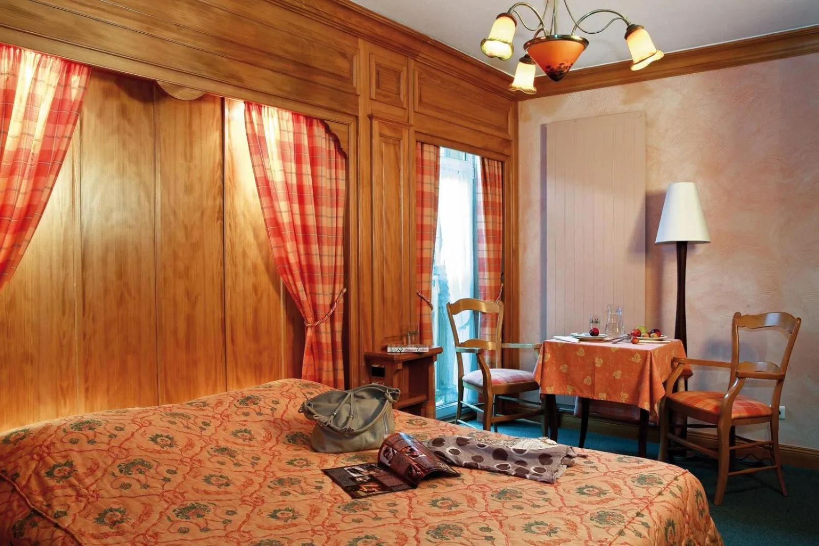 Bedroom, Bed in Hôtel A la Vignette - COLMAR-NORD