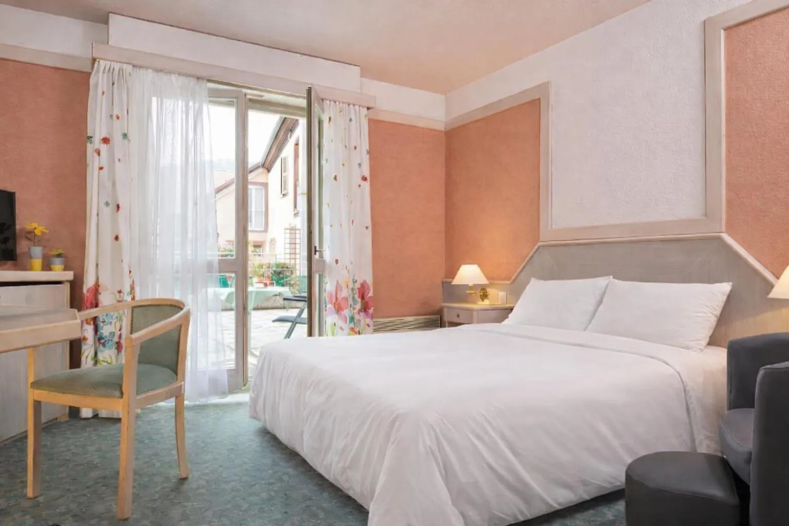 Bed in Hôtel A la Vignette - COLMAR-NORD