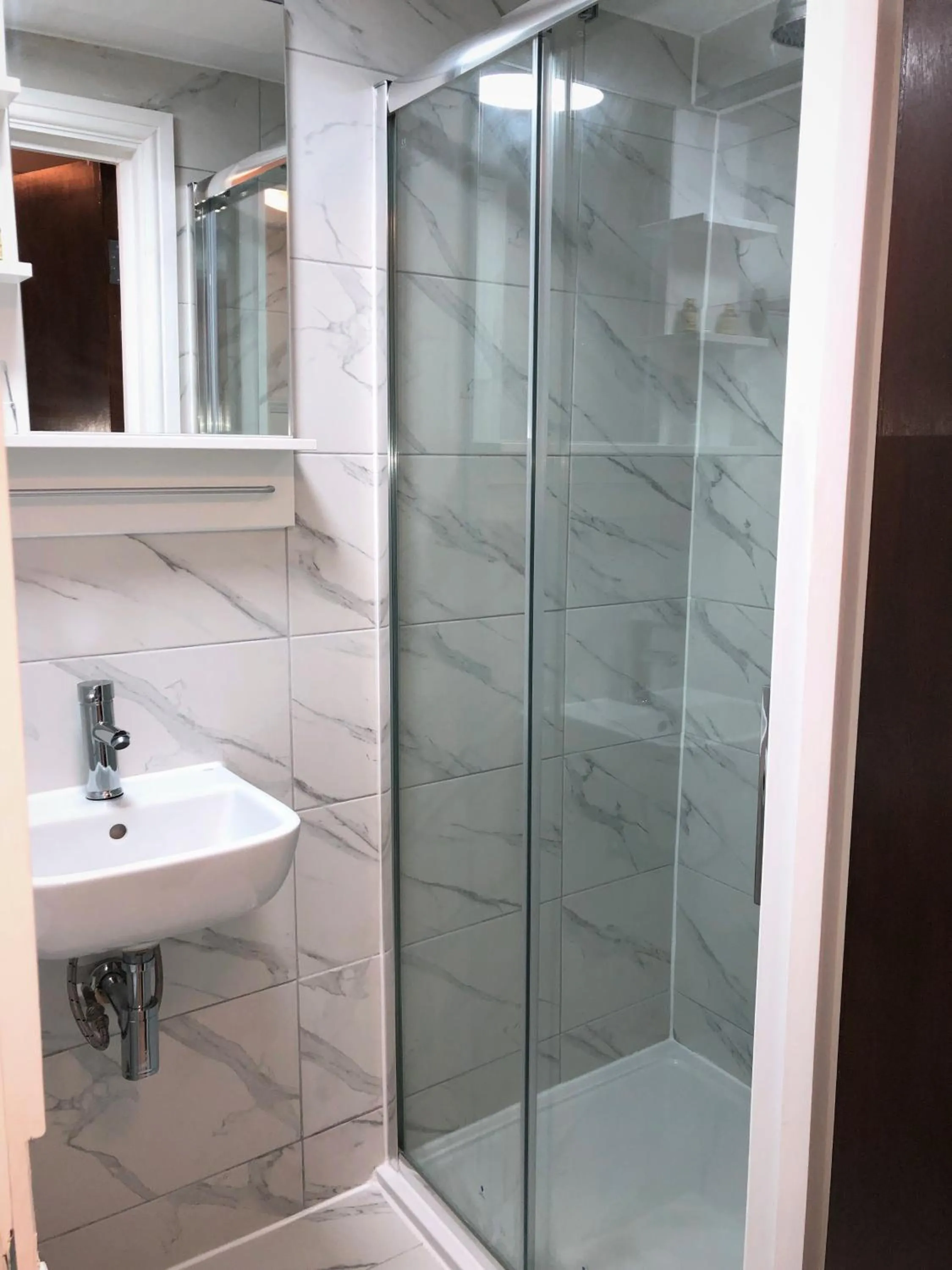 Bathroom in Plaza London Hotel