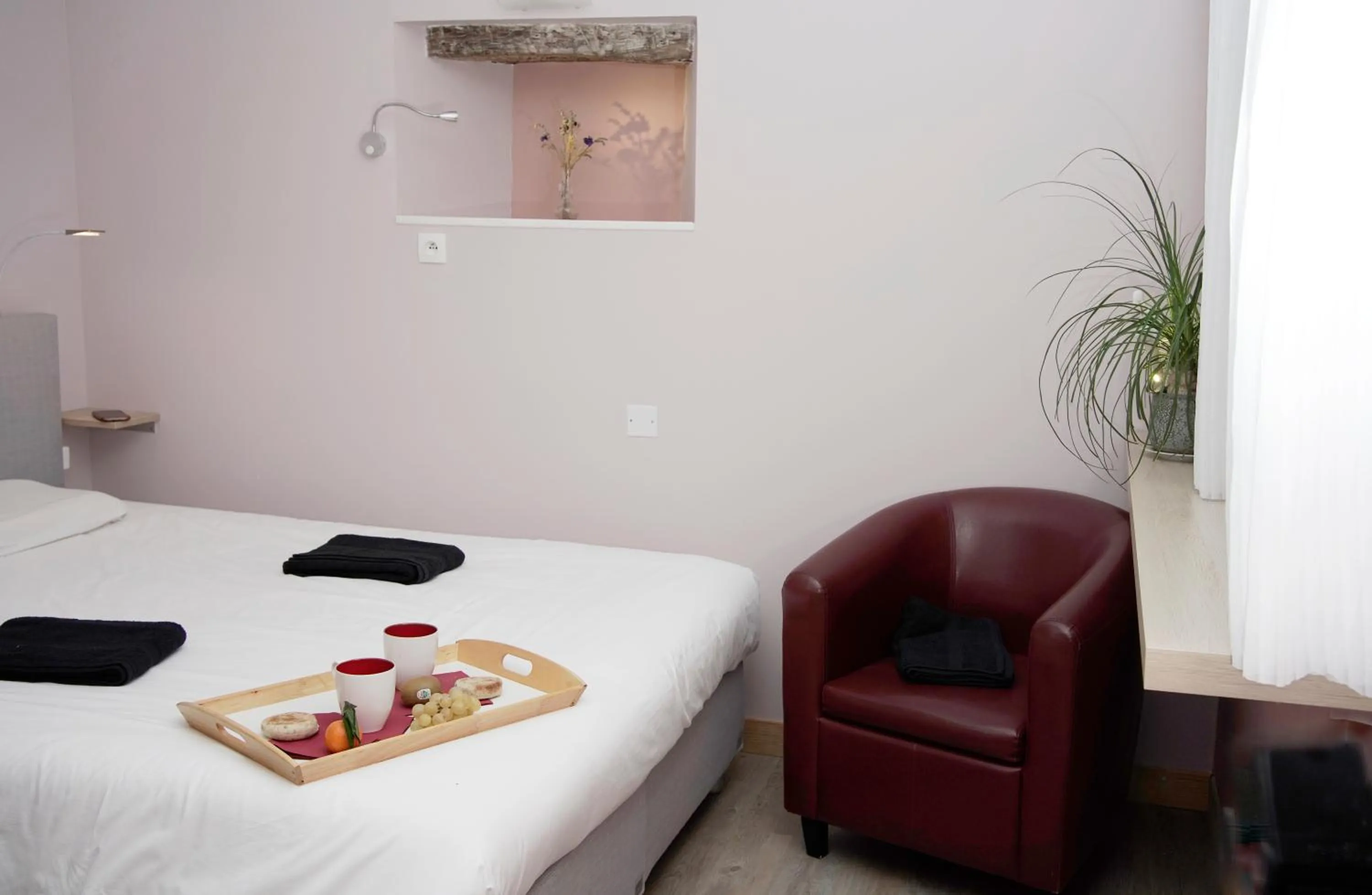 Bedroom, Bed in Le Domaine du Plantier