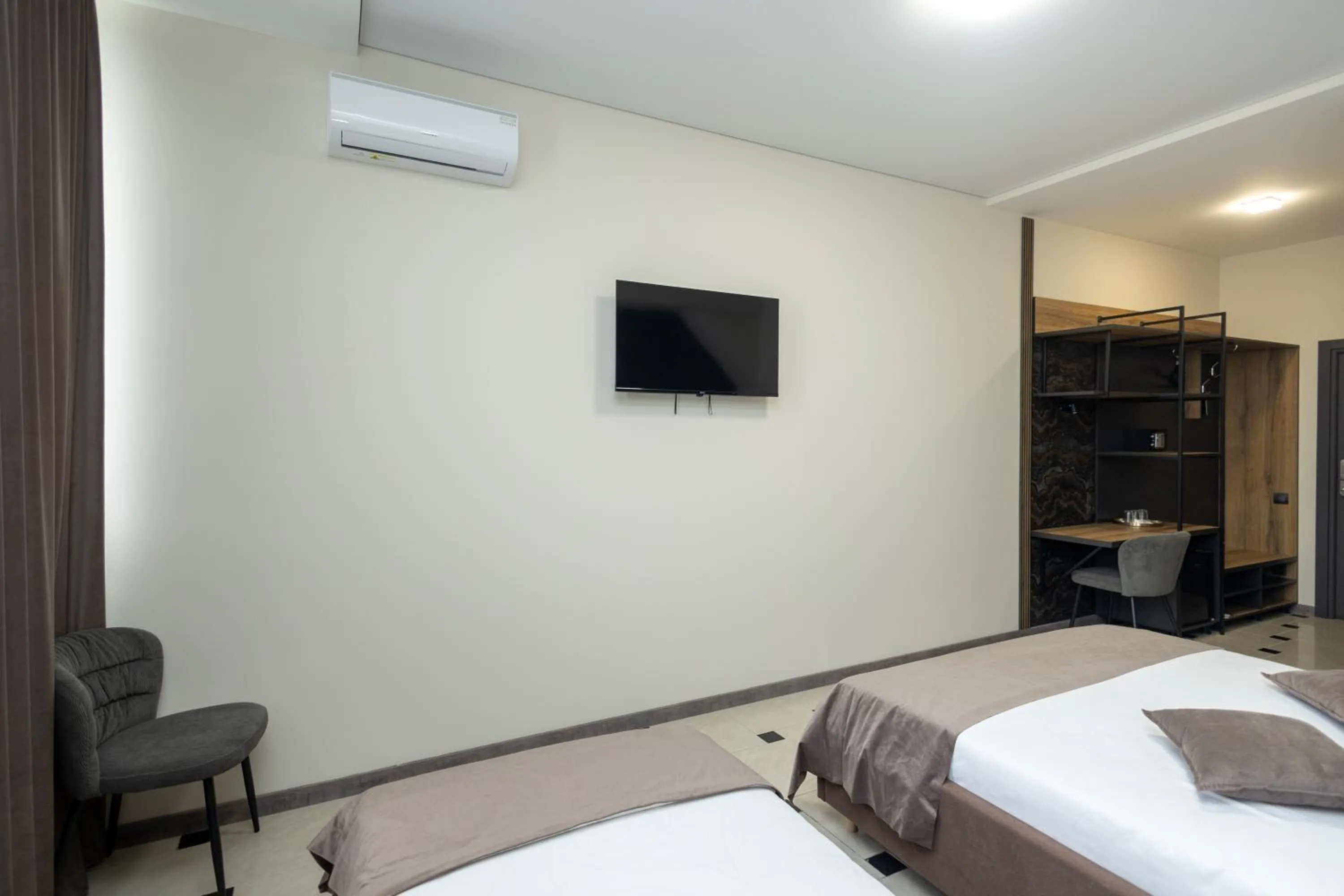 TV and multimedia, Bed in IRIS Hotel