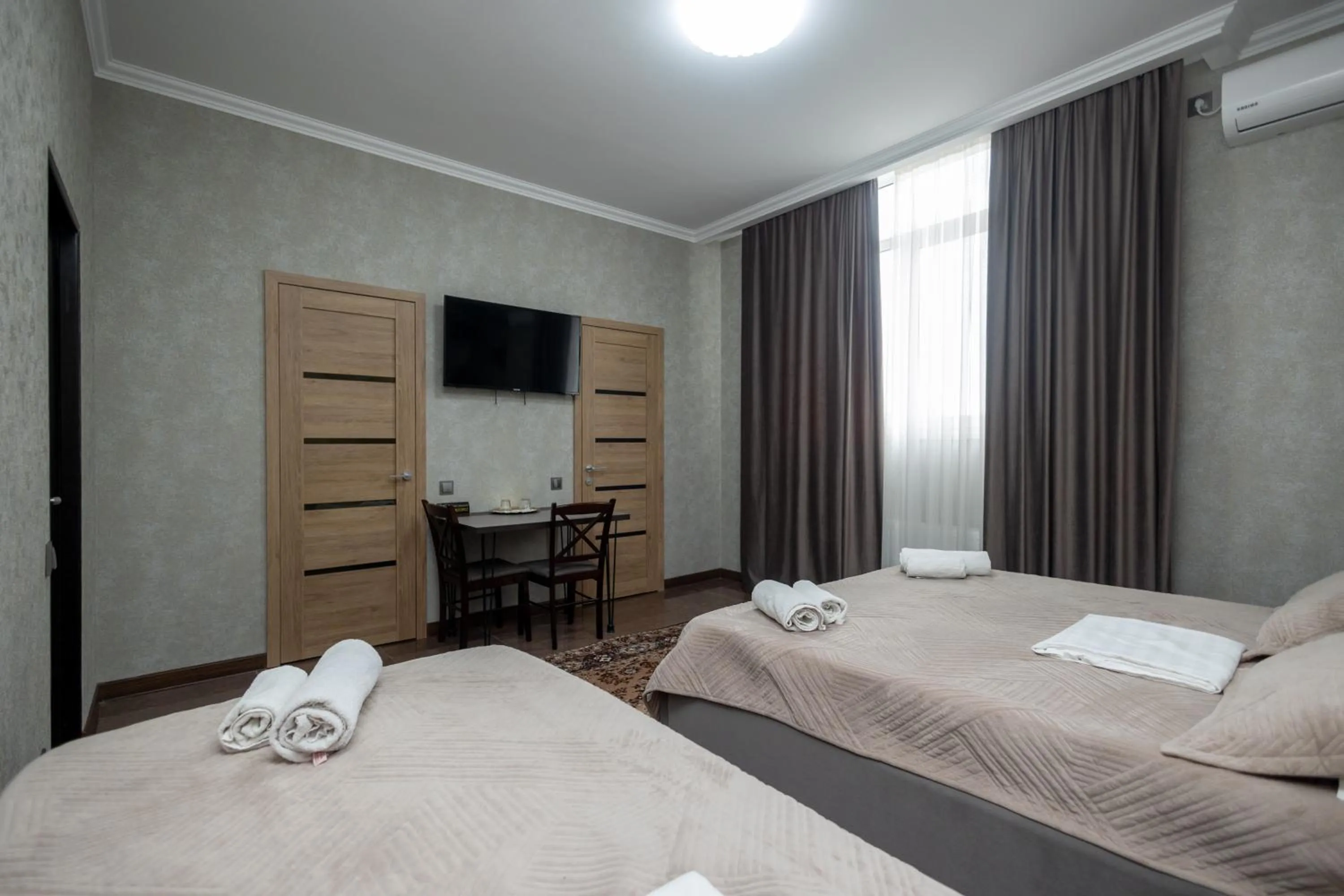 Photo of the whole room, Bed in IRIS Hotel