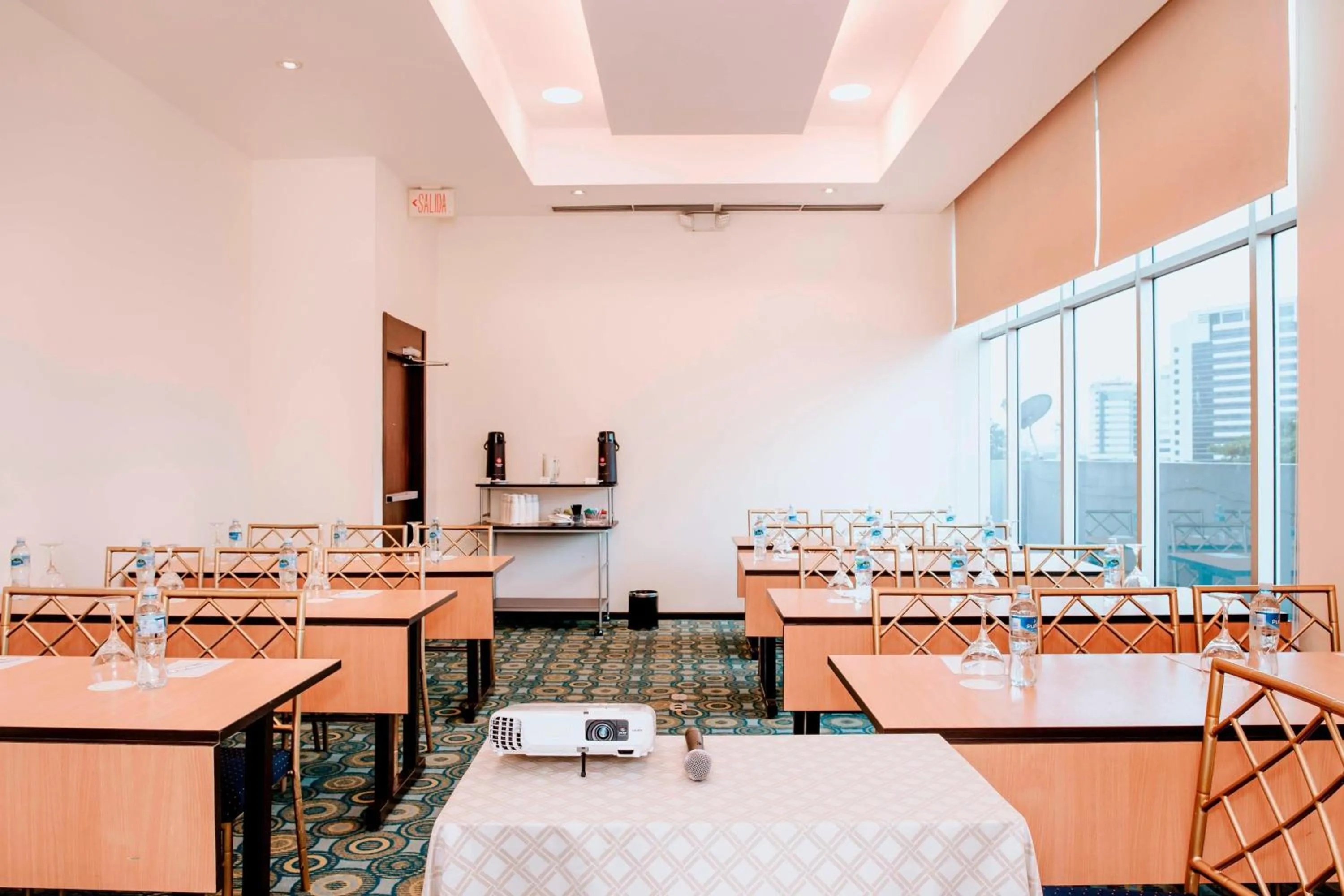 Meeting/conference room in Courtyard by Marriott Guayaquil