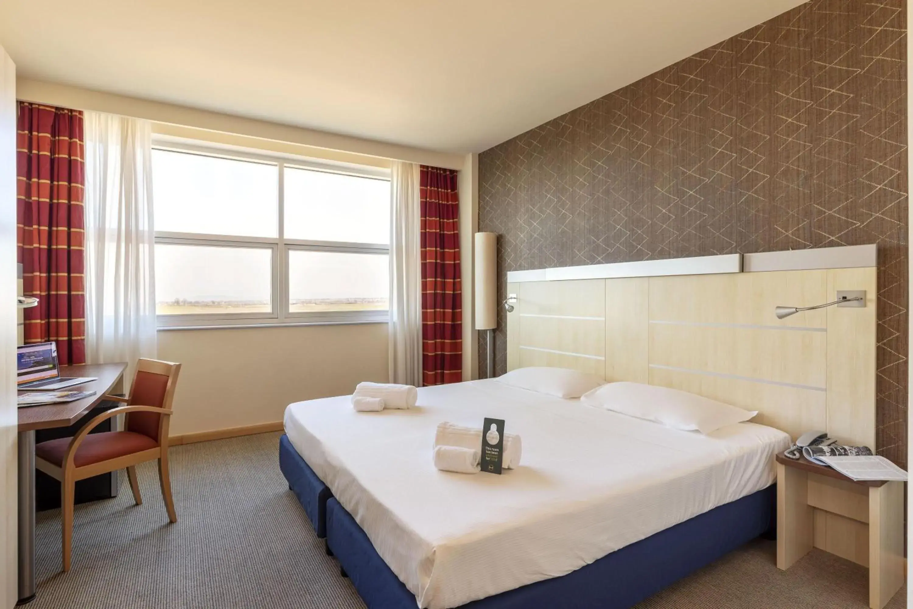 Double Room in B&B Hotel Cherasco Langhe Double Room in B&B Hotel Cherasco Langhe