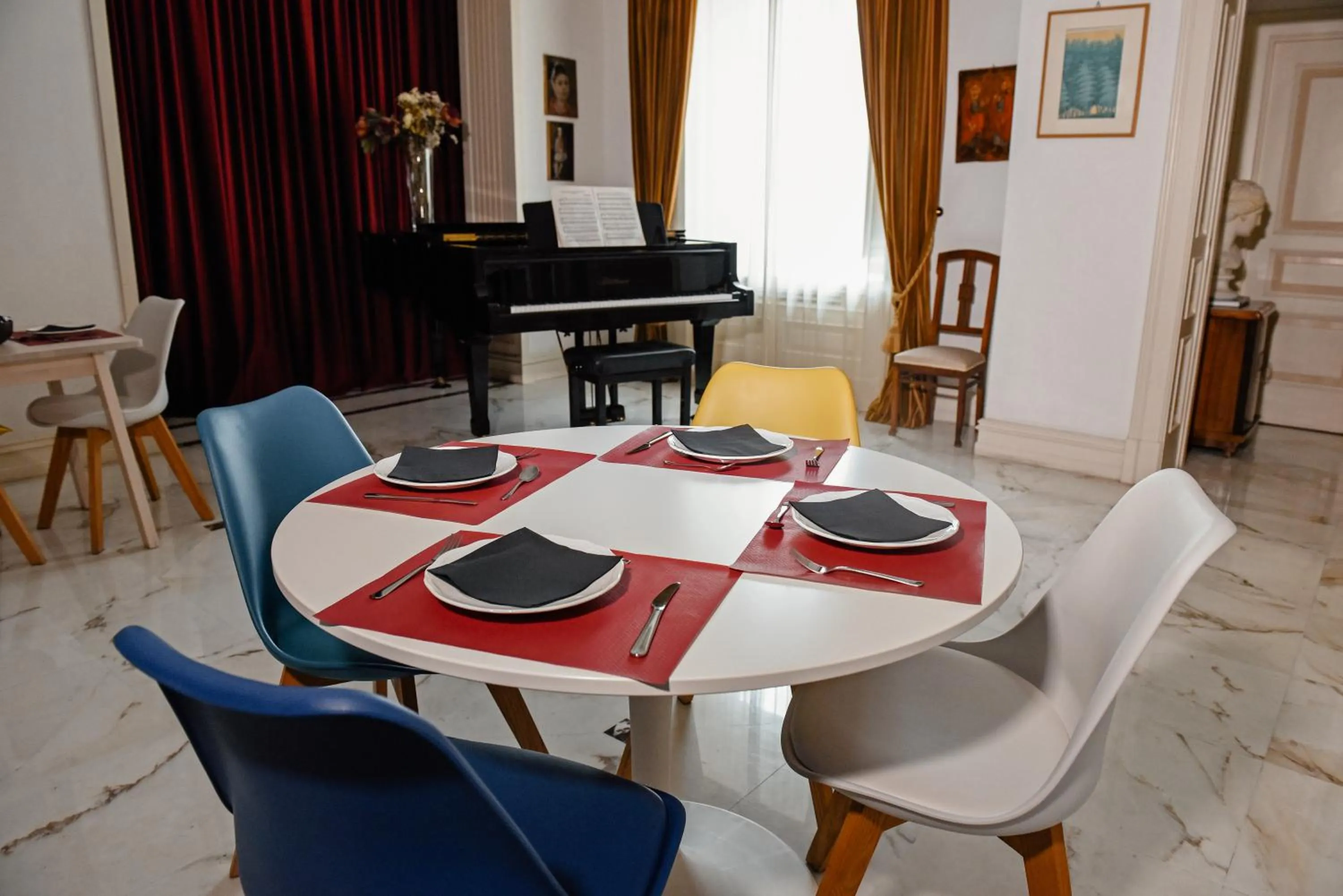 Breakfast in Al centro Luxury Home