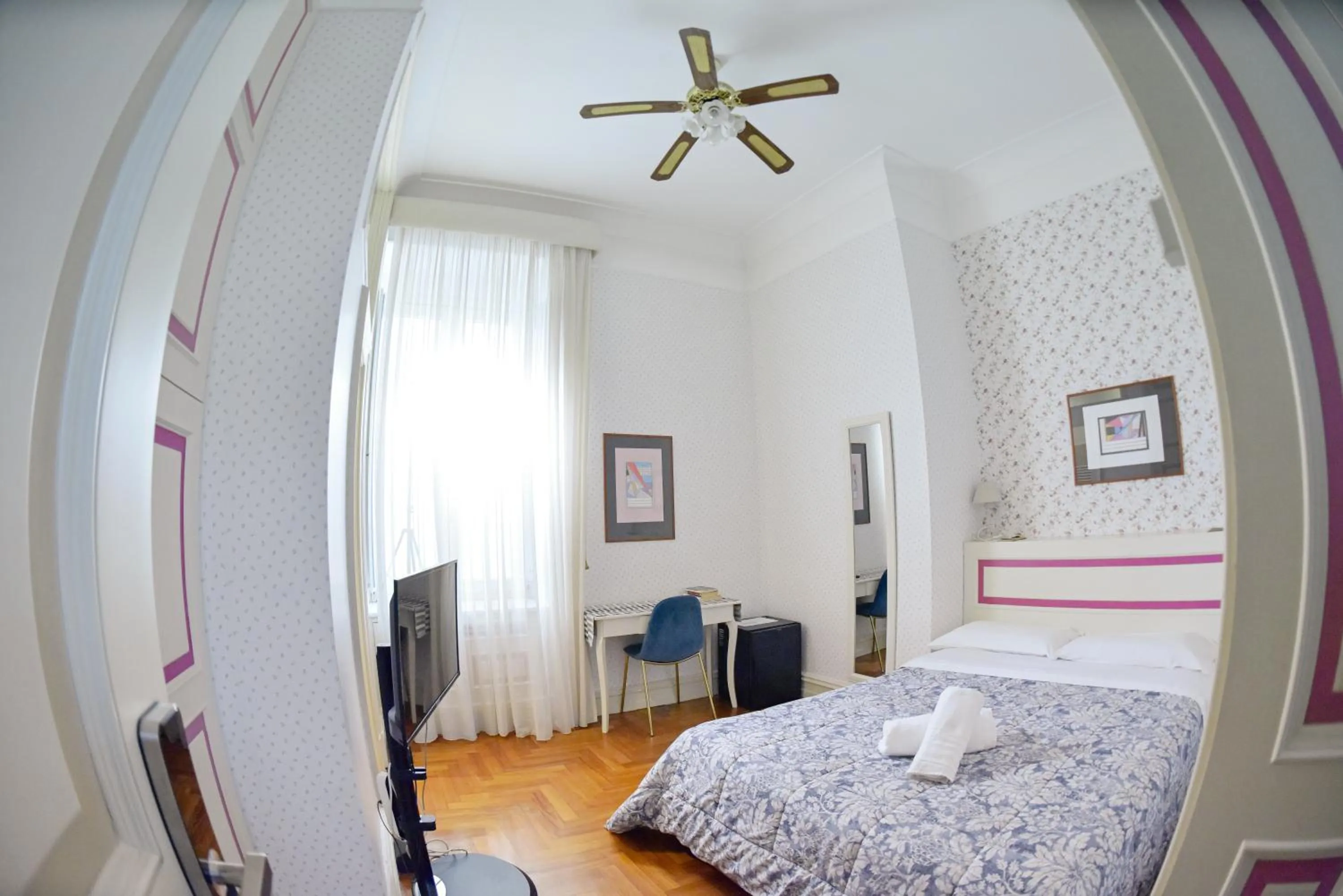 Bed in Al centro Luxury Home