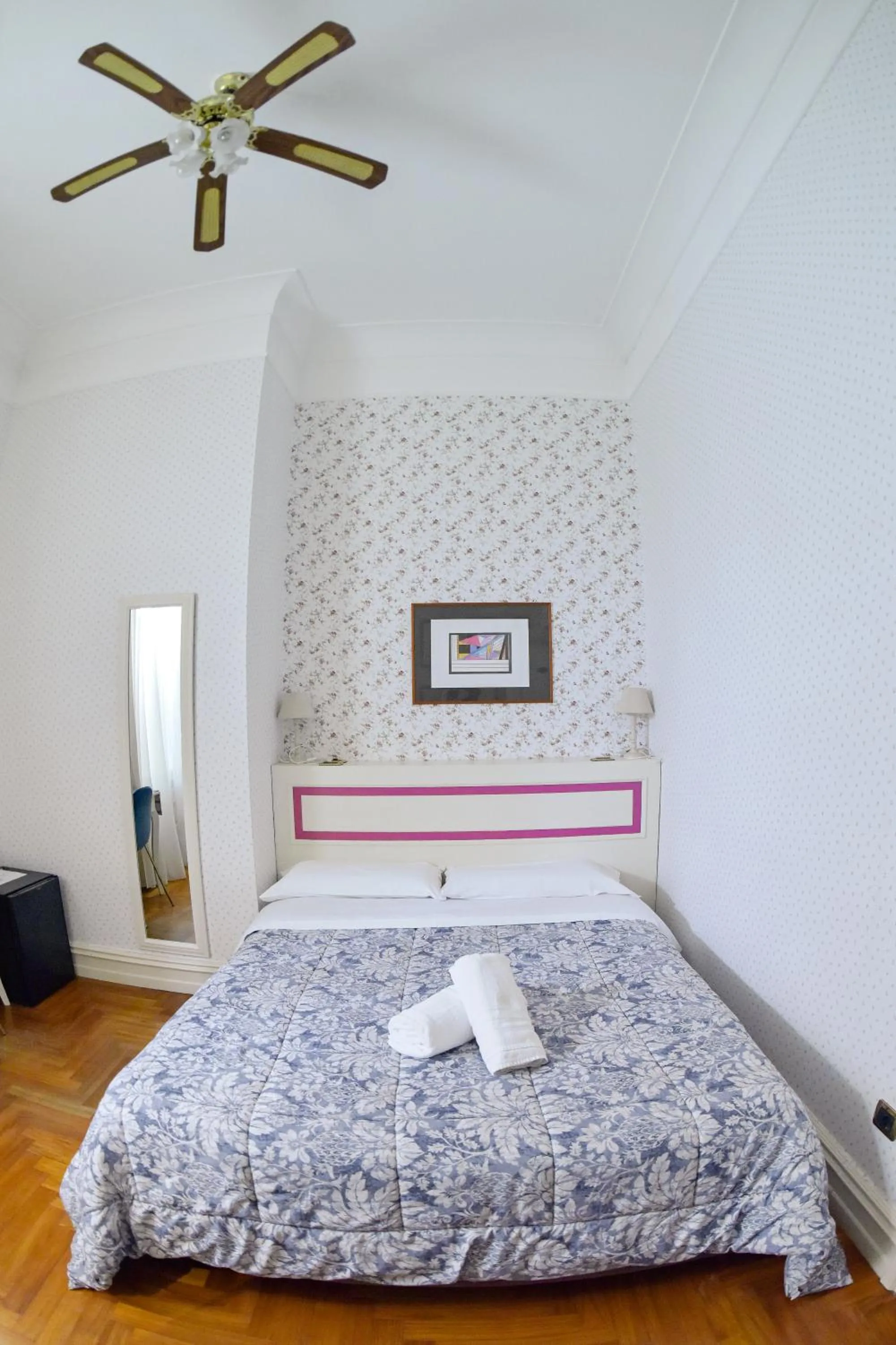 Bed in Al centro Luxury Home