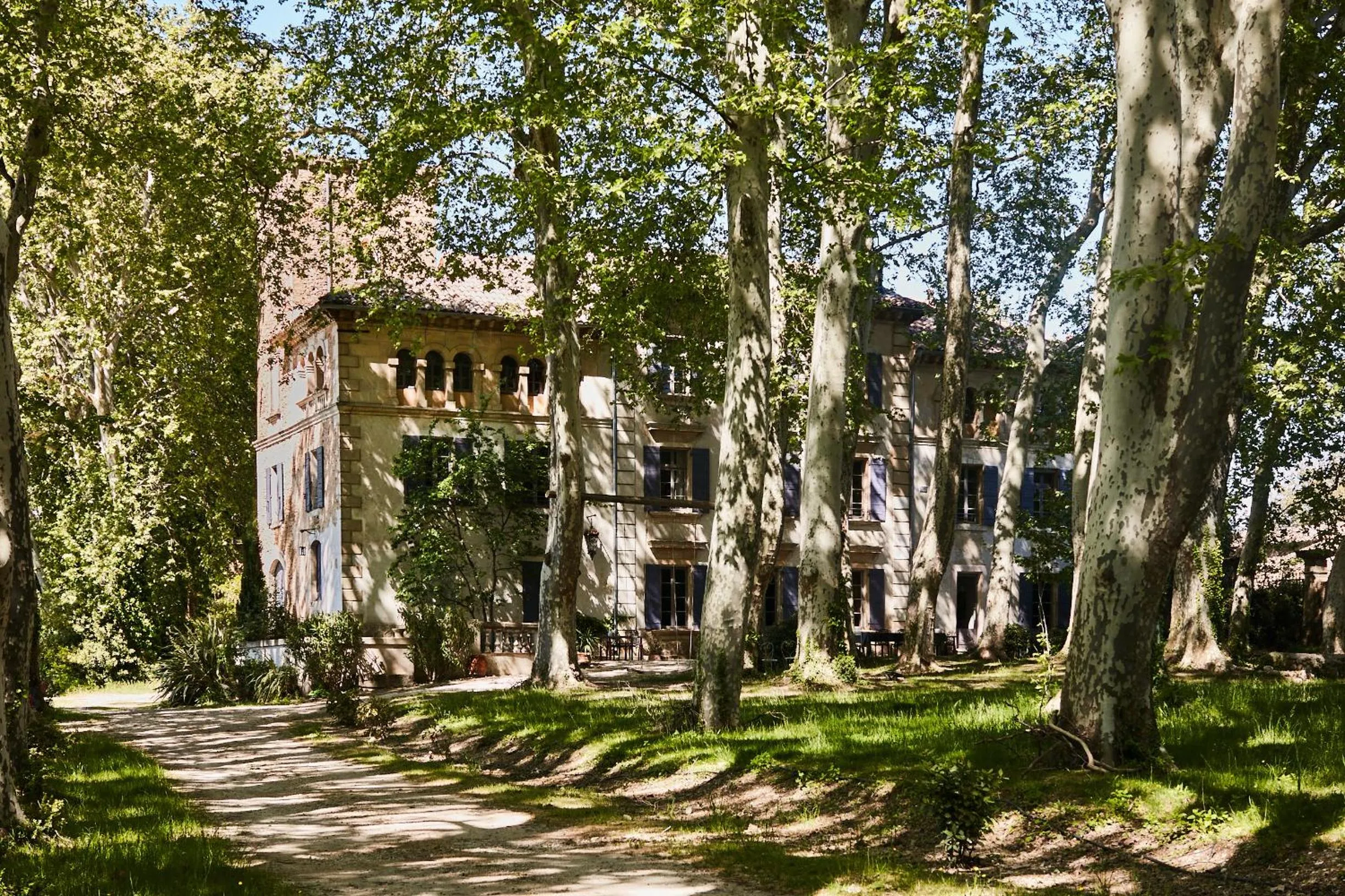 Property building in Fontclaire en Provence