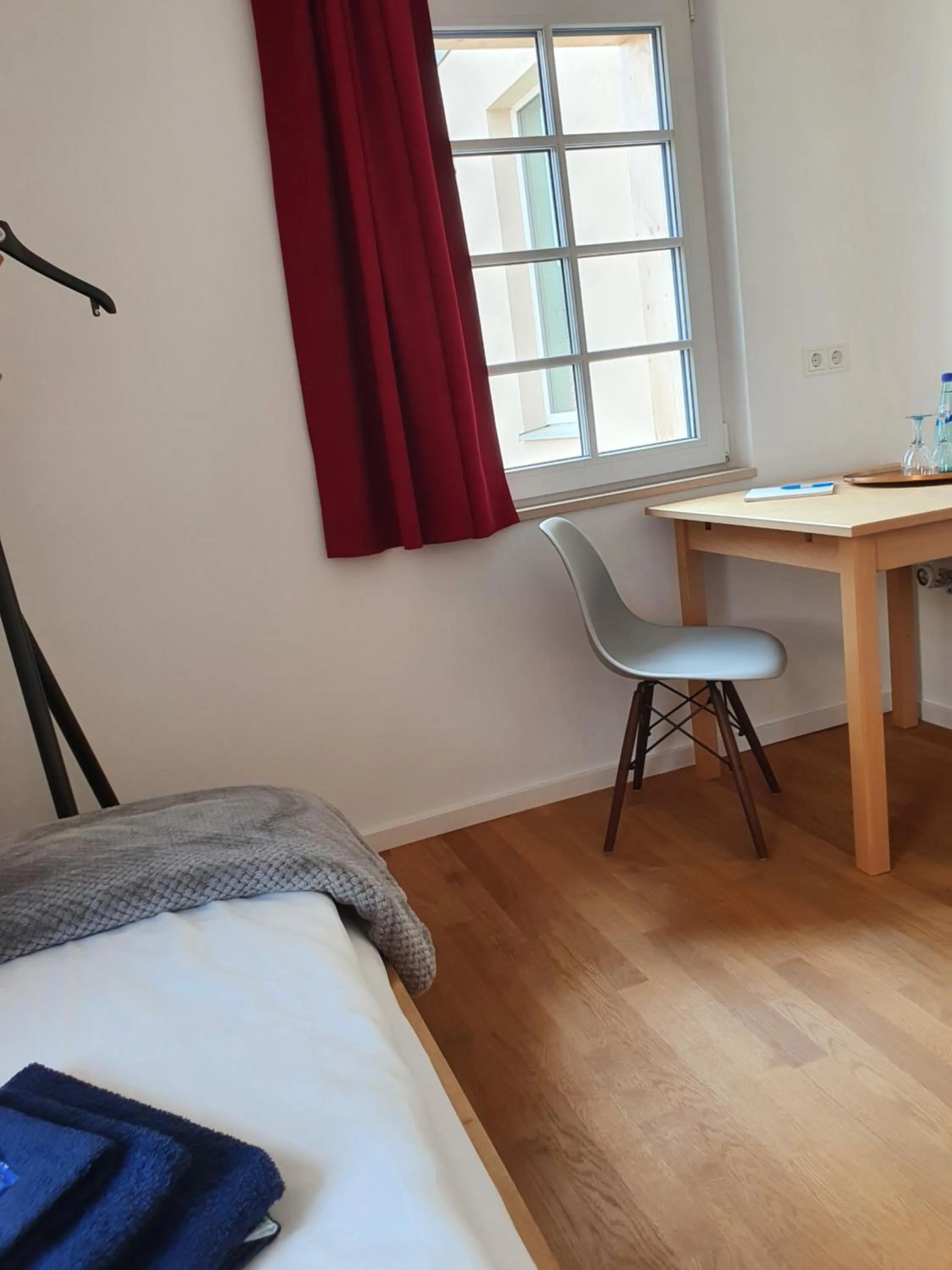 Photo of the whole room, Bed in Gasthof zum Ochsen