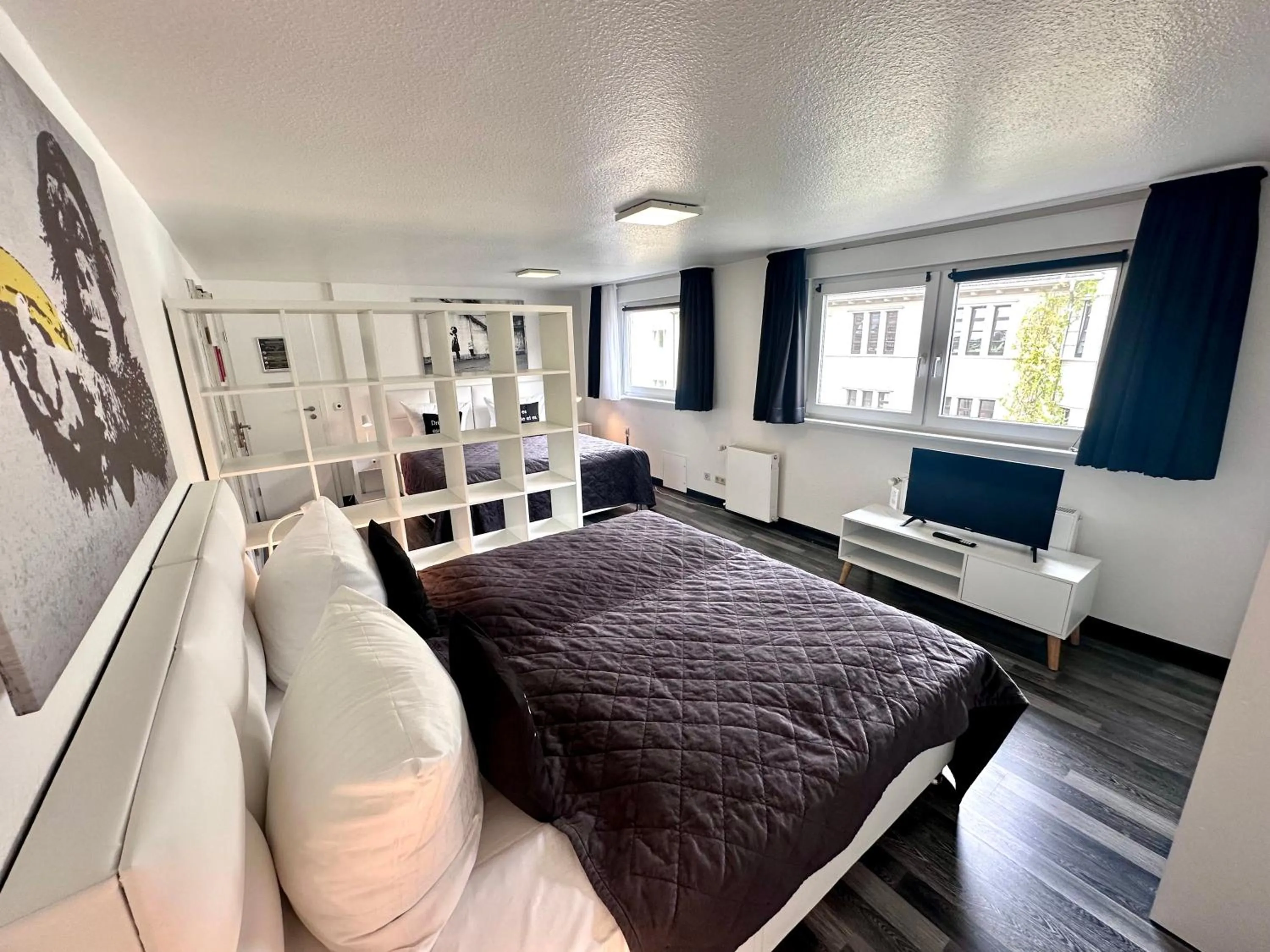 Bed in Hotel Alt Deutz City-Messe-Arena KONTAKTLOSER SELF CHECK-IN