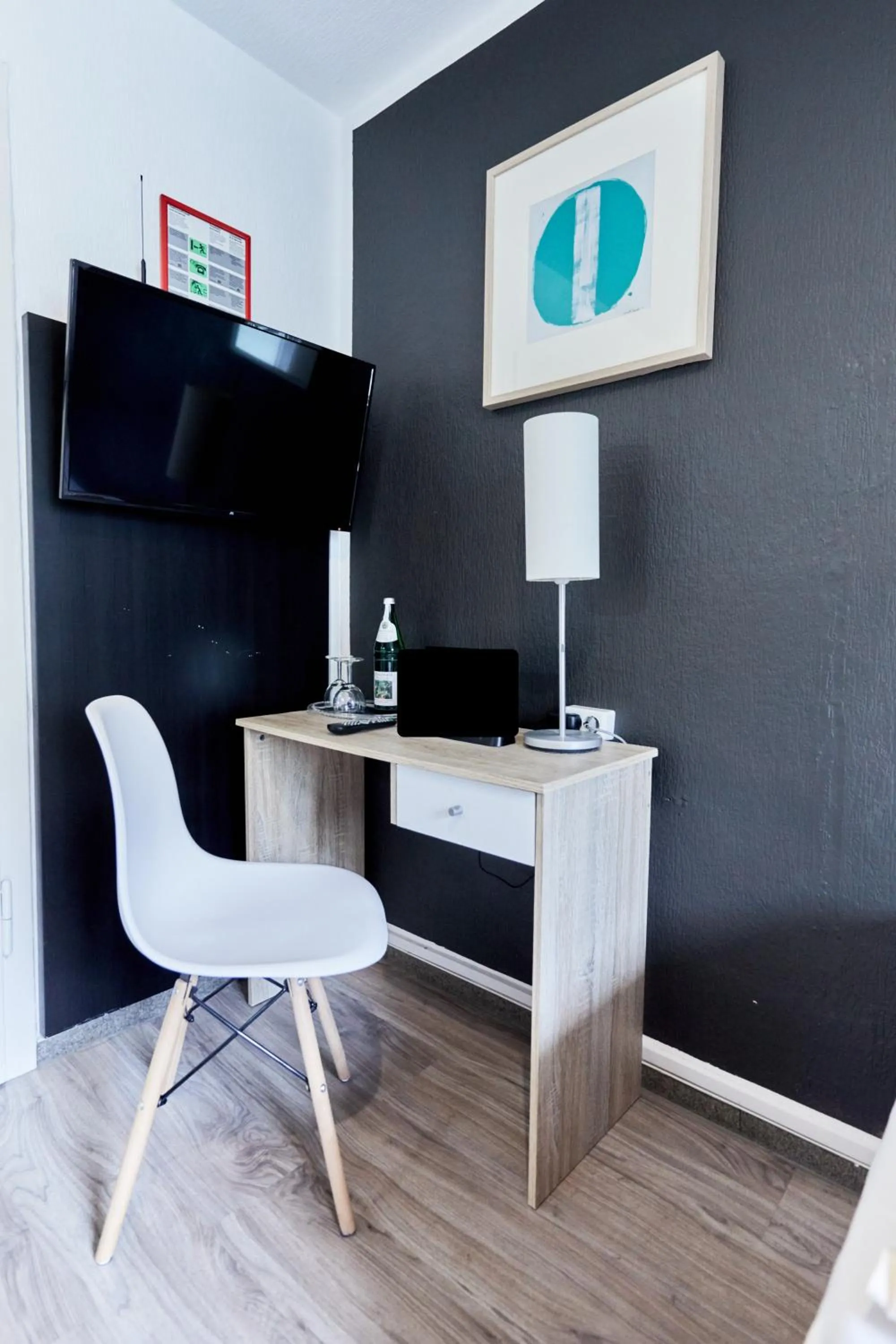 Photo of the whole room in Hotel Alt Deutz City-Messe-Arena KONTAKTLOSER SELF CHECK-IN