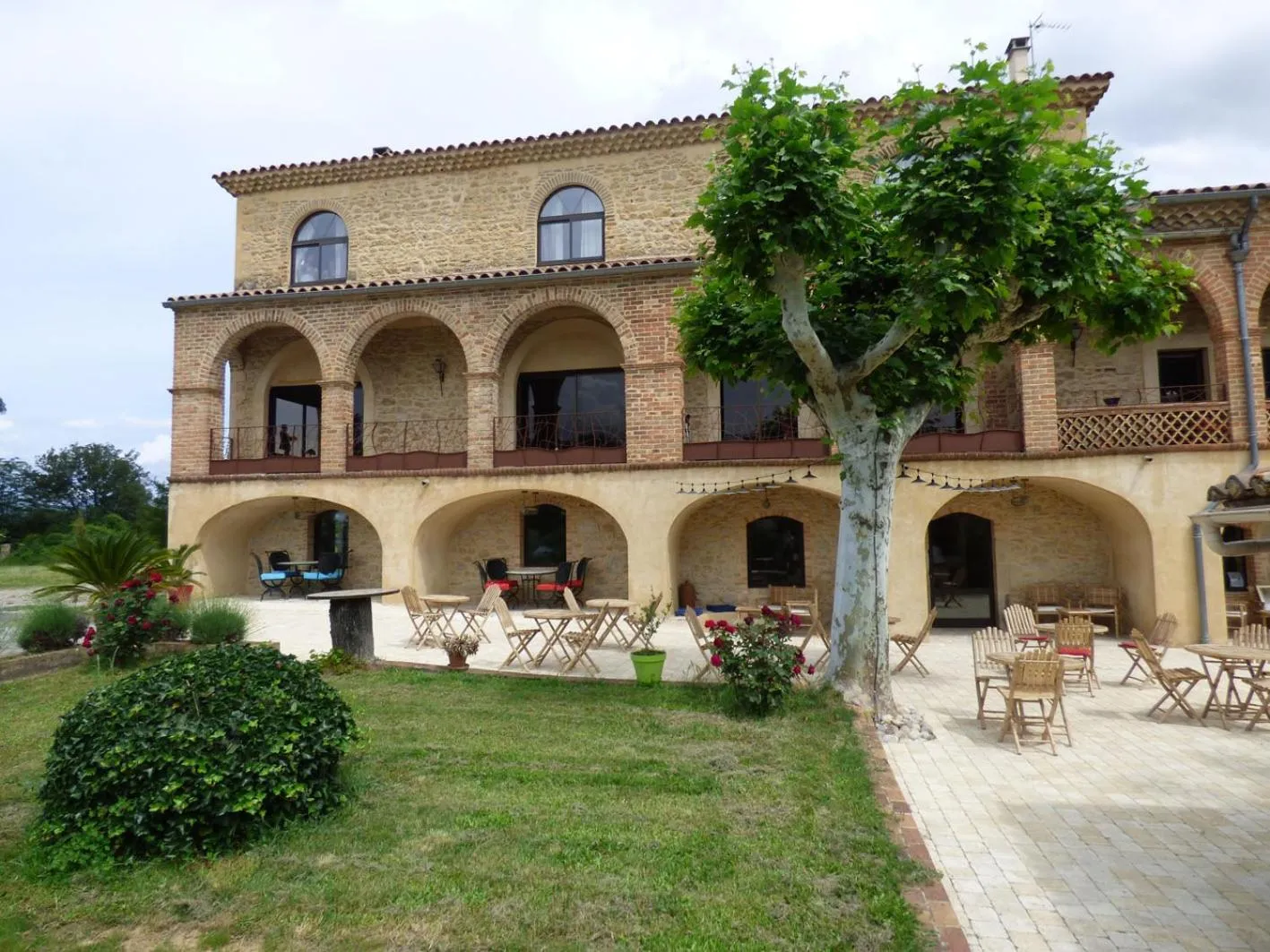 Facade/entrance in Mas d'Asvin & Spa