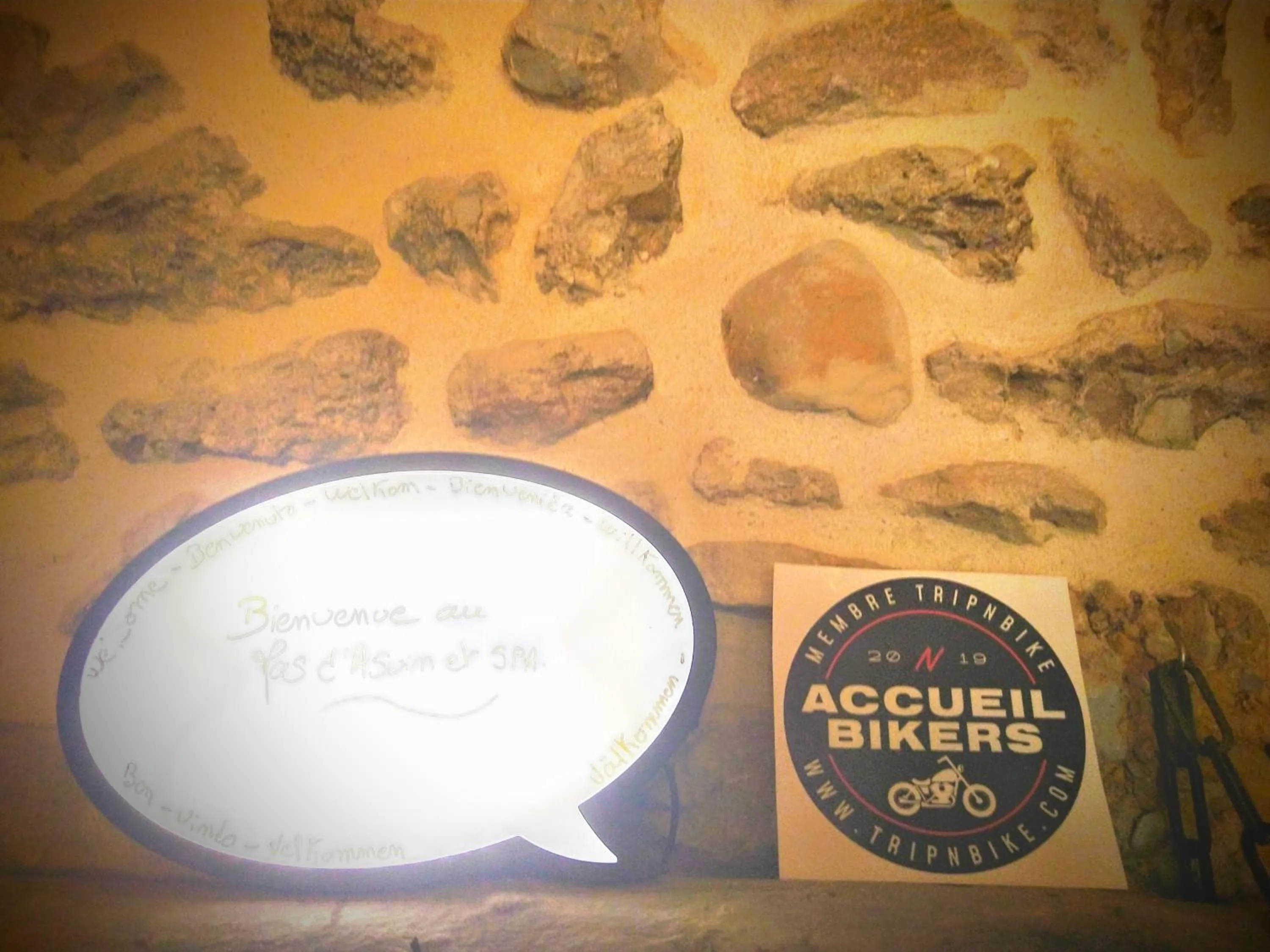 Logo/Certificate/Sign in Mas d'Asvin & Spa