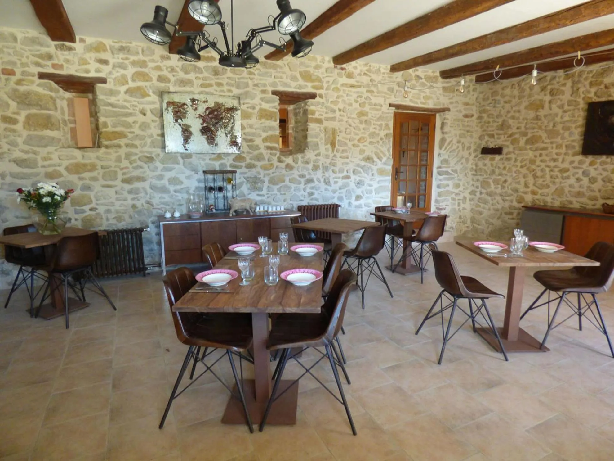 Restaurant/places to eat in Mas d'Asvin & Spa