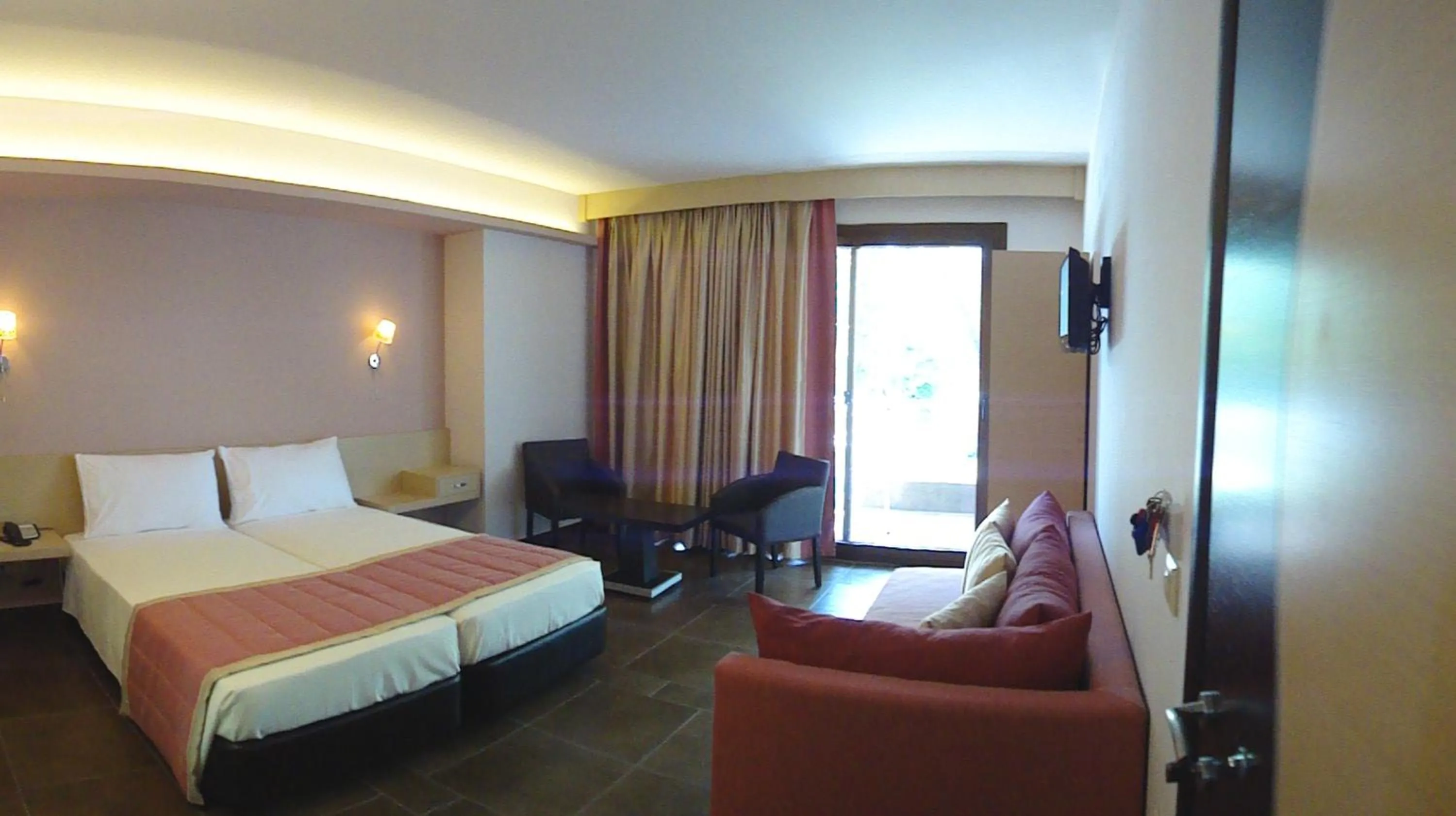 Photo of the whole room in Hotel Ifigenia