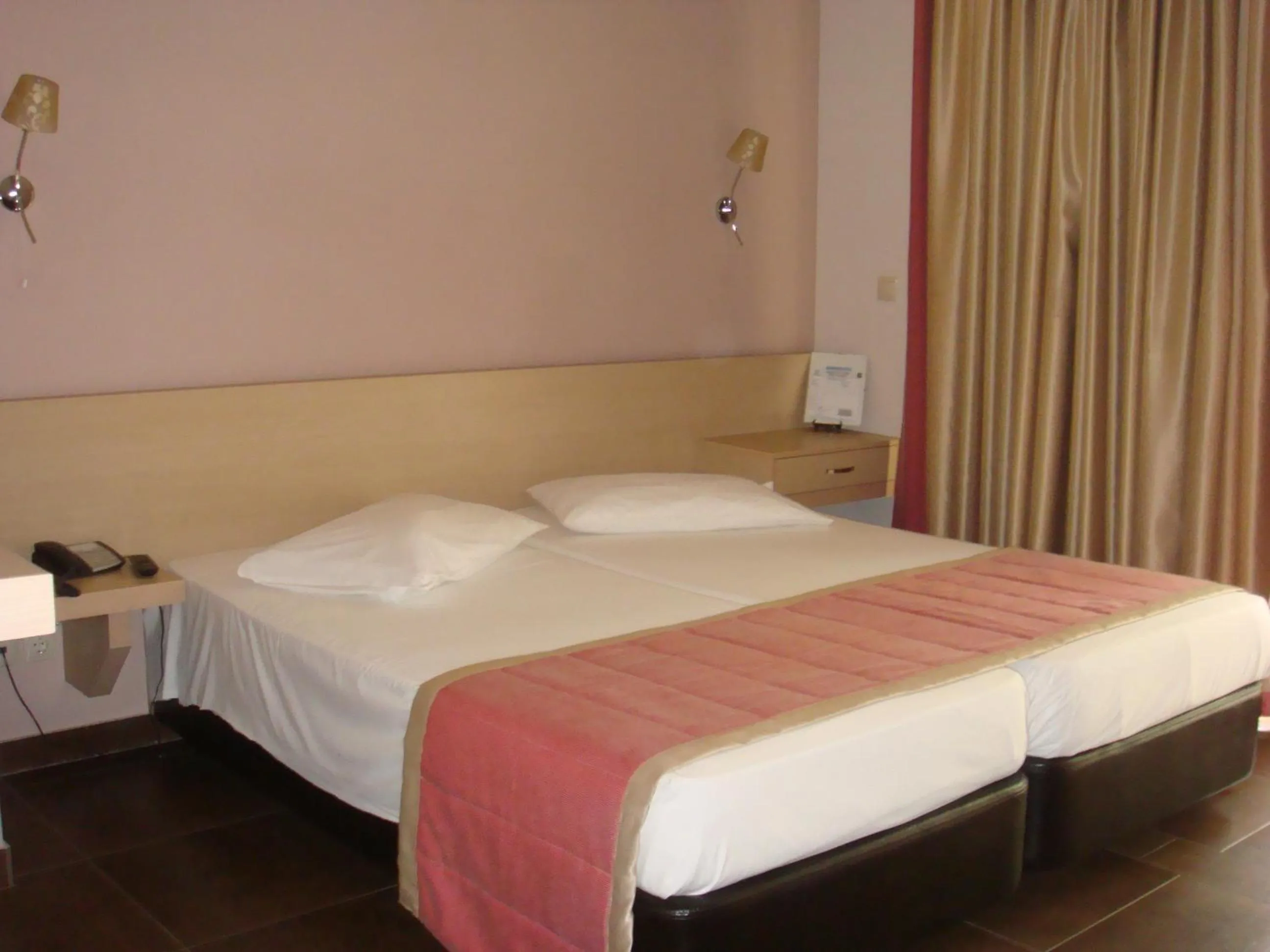 Photo of the whole room in Hotel Ifigenia