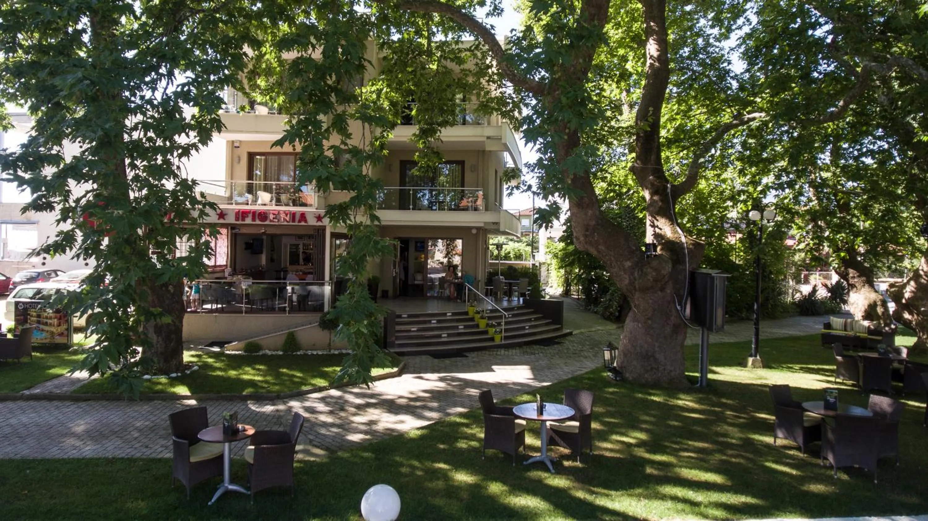 Facade/entrance in Hotel Ifigenia