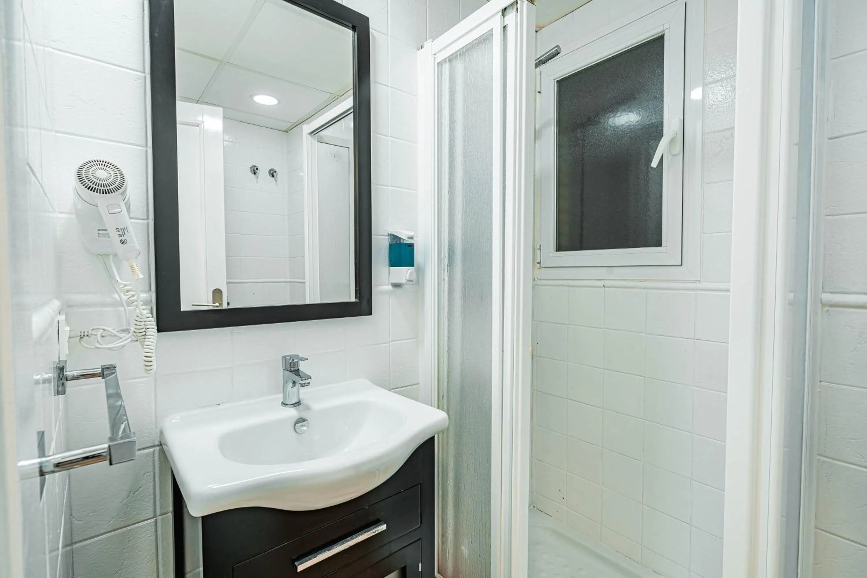 Shower in Apartamento cerca de la Alhambra y el Albaicín QH Granada Centro