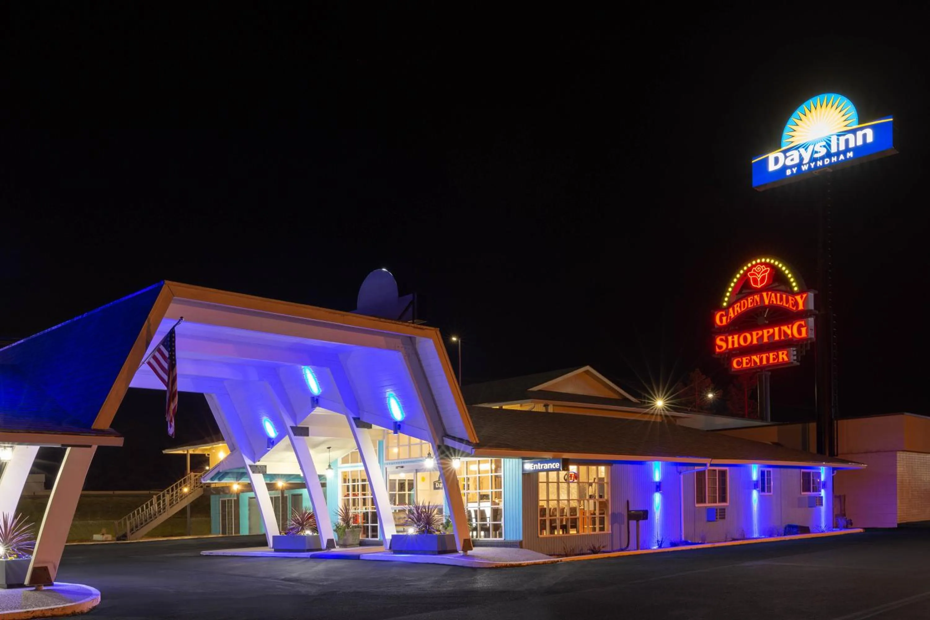 Property building in Rosewood Inn & Suites