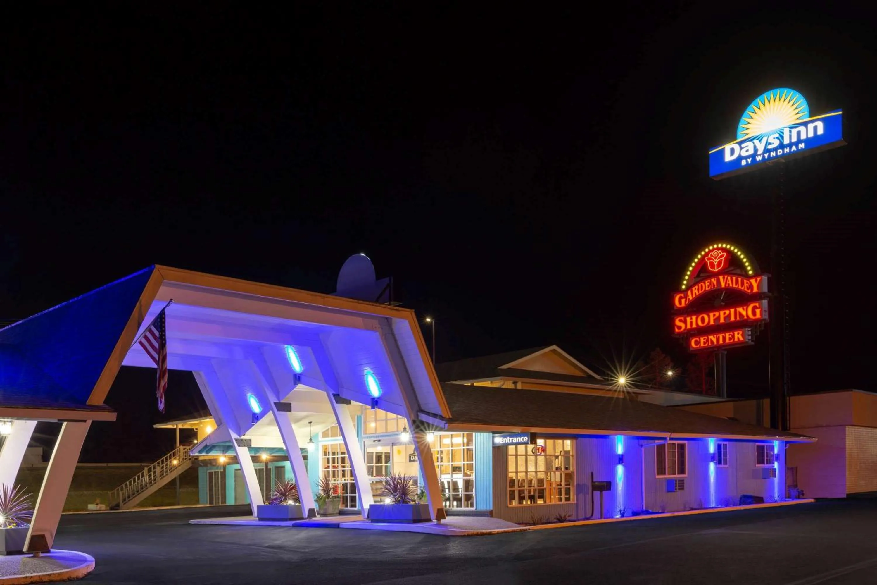 Property building in Rosewood Inn & Suites