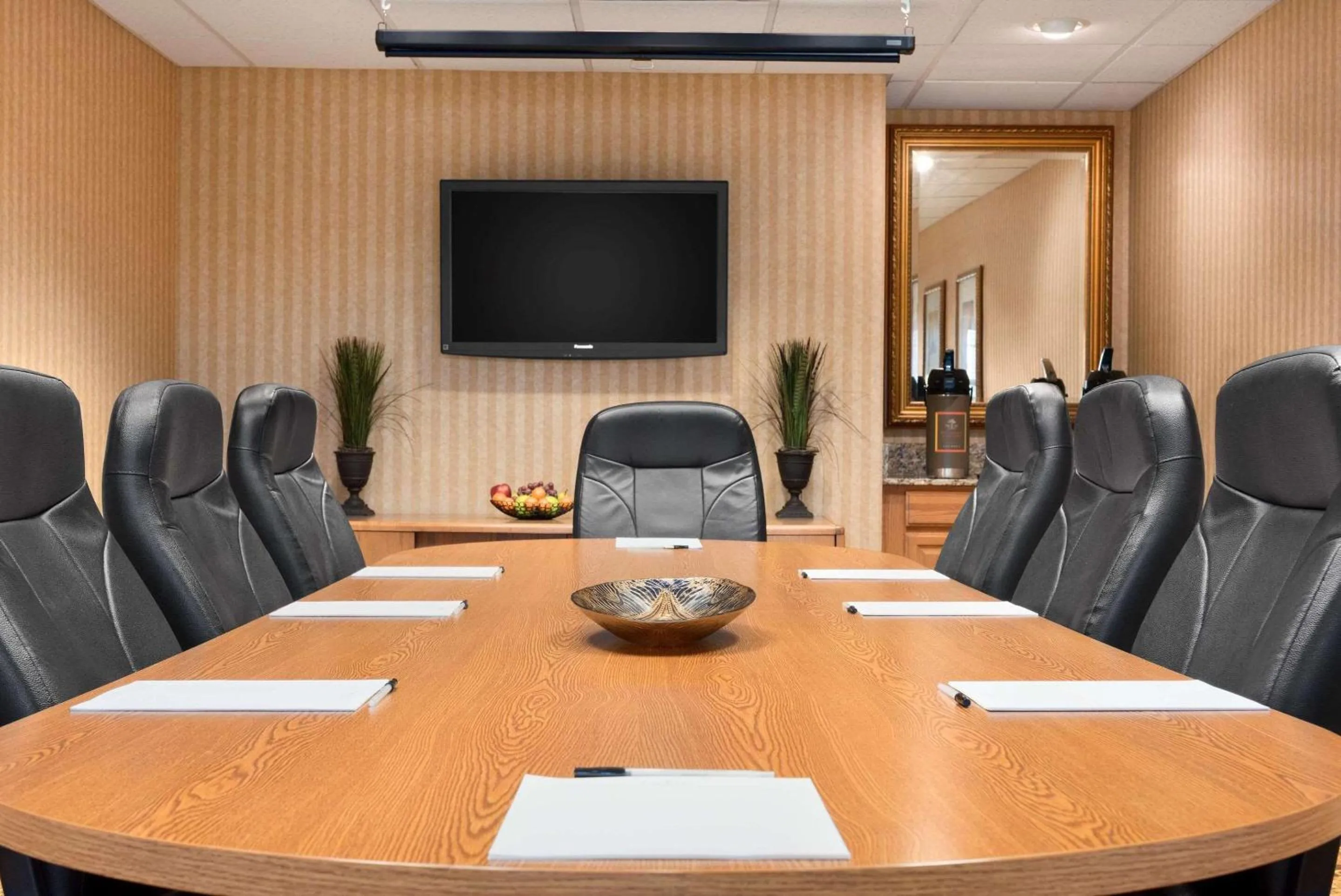 Meeting/conference room in Country Inn & Suites by Radisson, Sycamore, IL