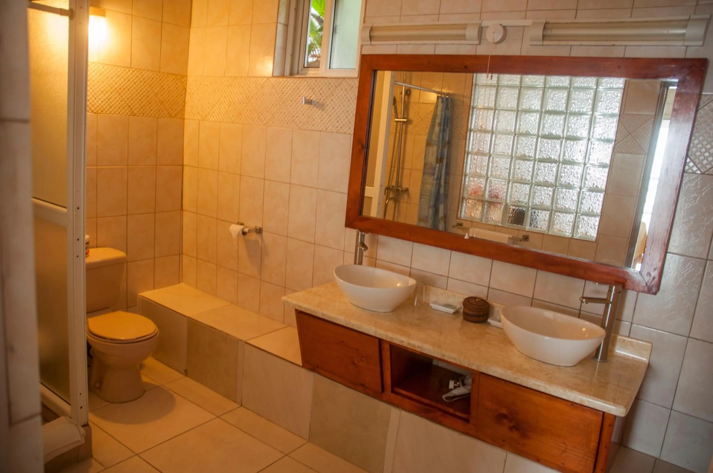 Bathroom in The Champs