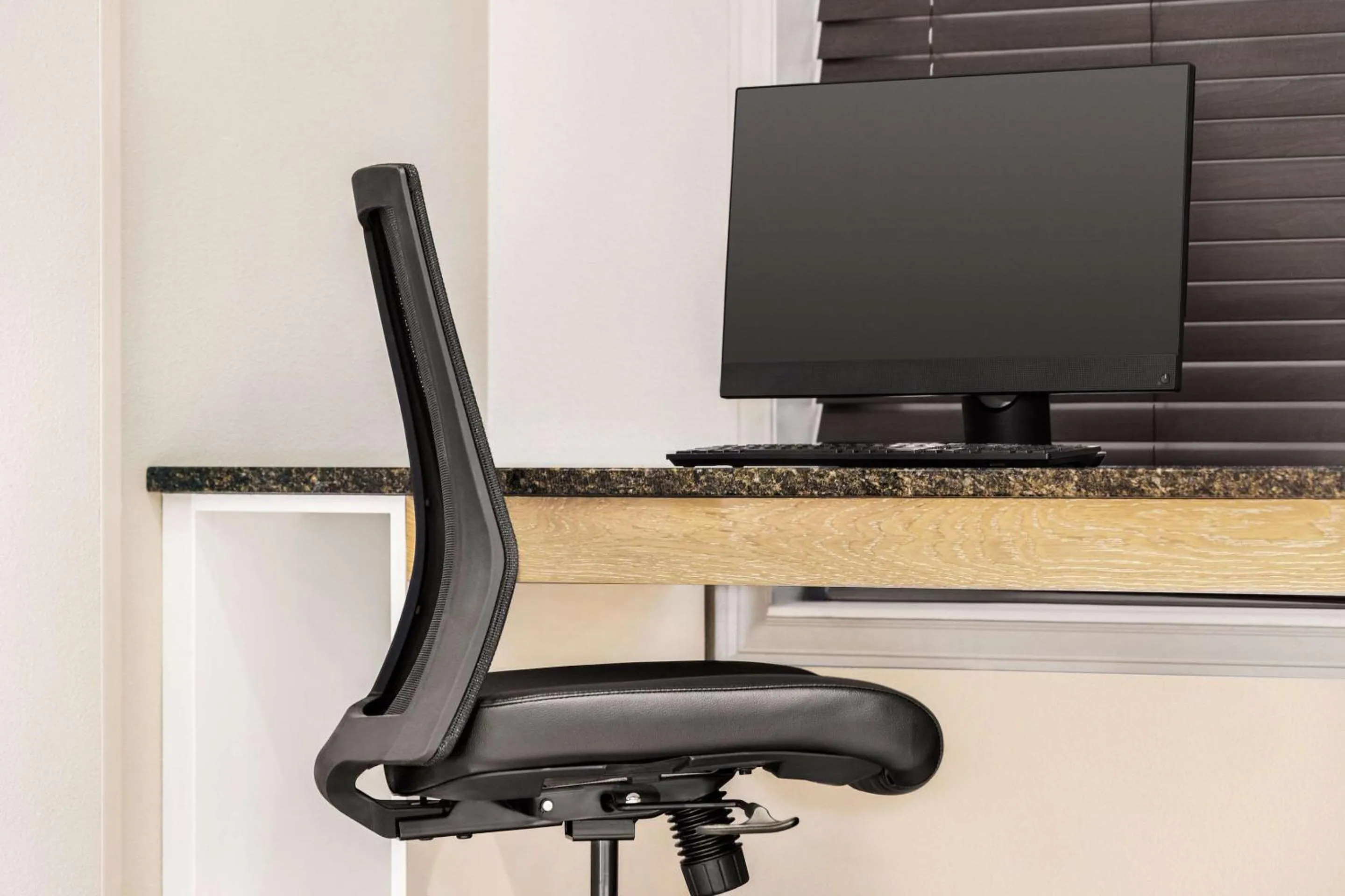 Business facilities in Country Inn & Suites by Radisson, St Cloud East, MN