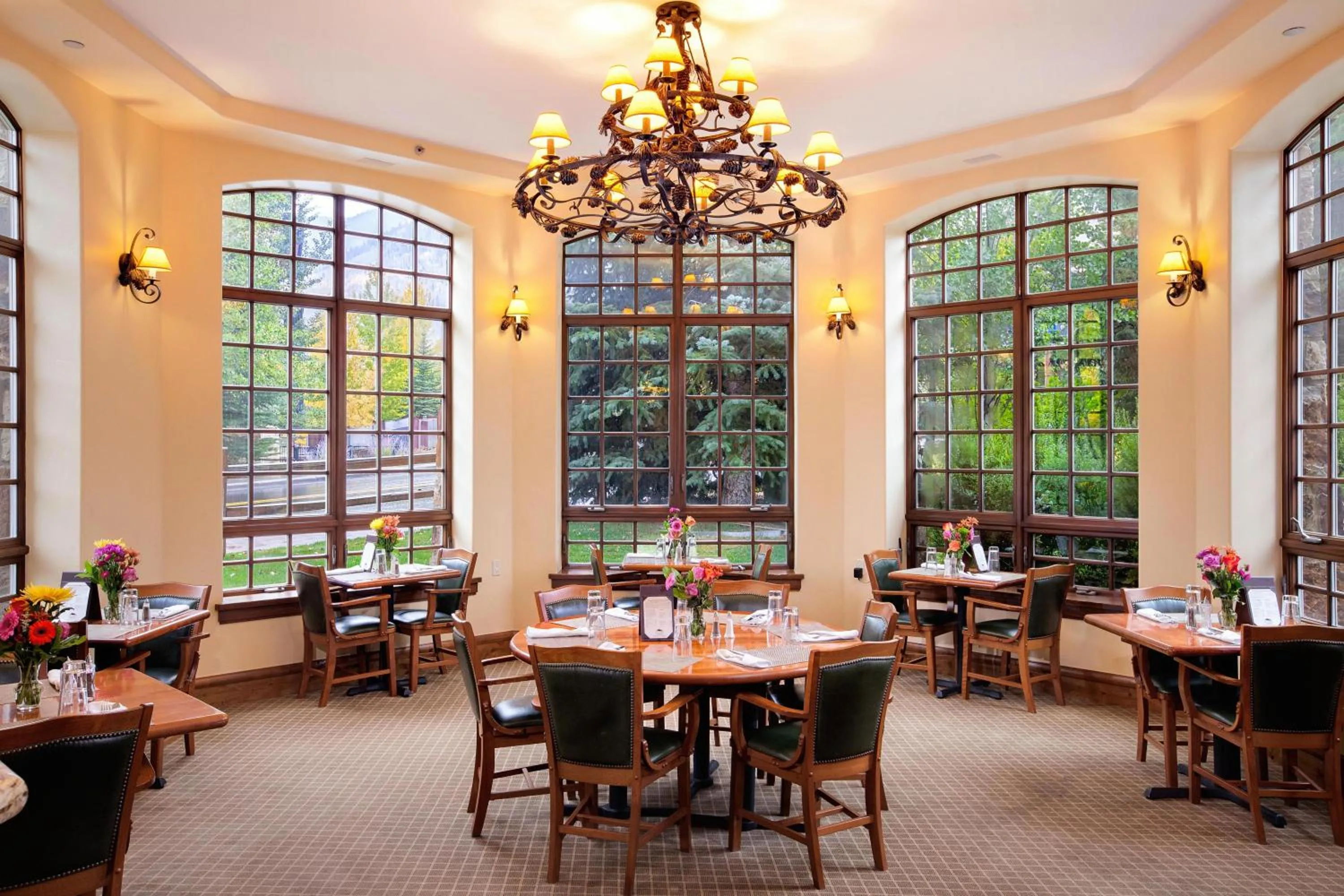 Restaurant/places to eat in Tivoli Lodge