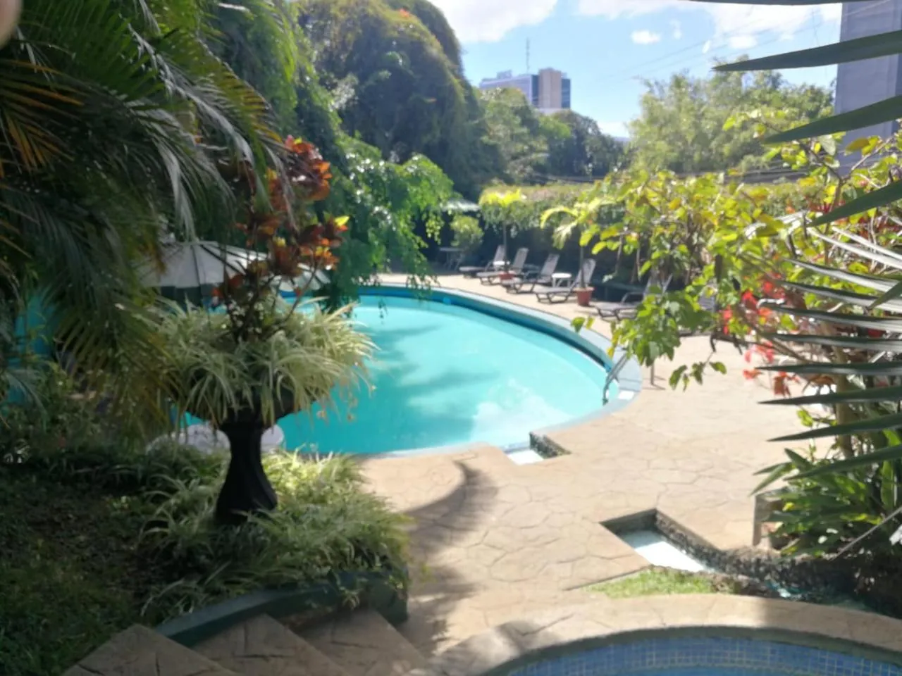 Swimming pool in Hotel Villa Tournon