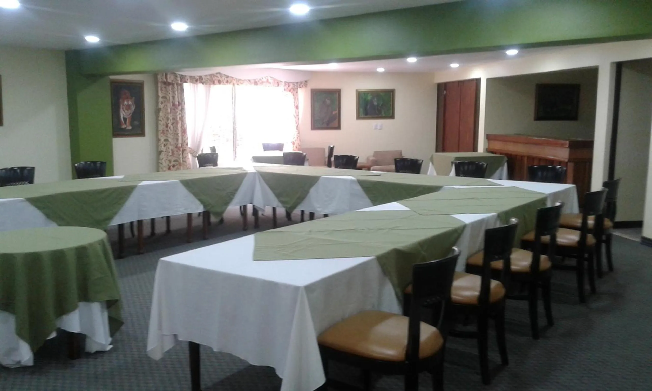 Restaurant/places to eat in Hotel Villa Tournon