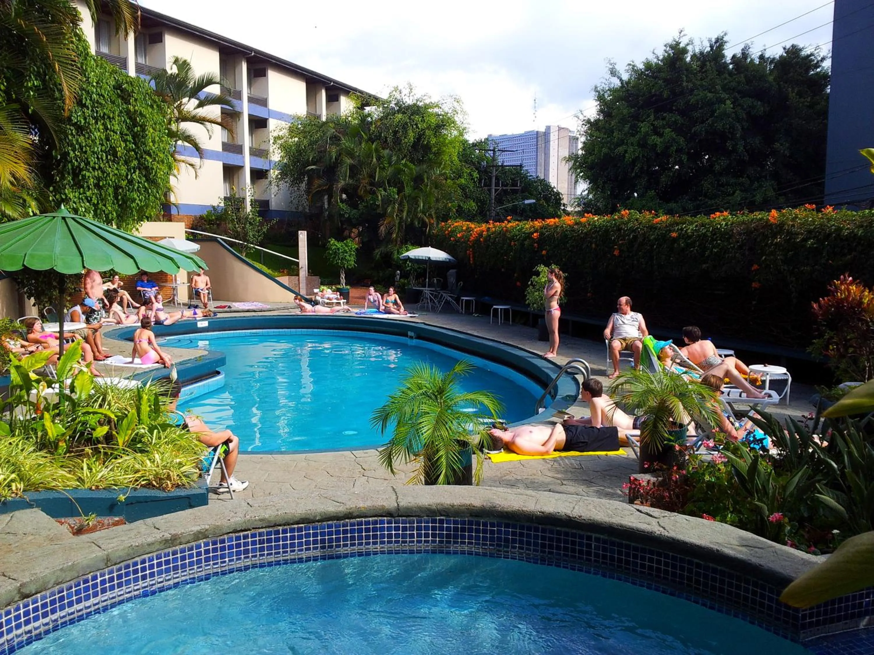 Swimming pool in Hotel Villa Tournon