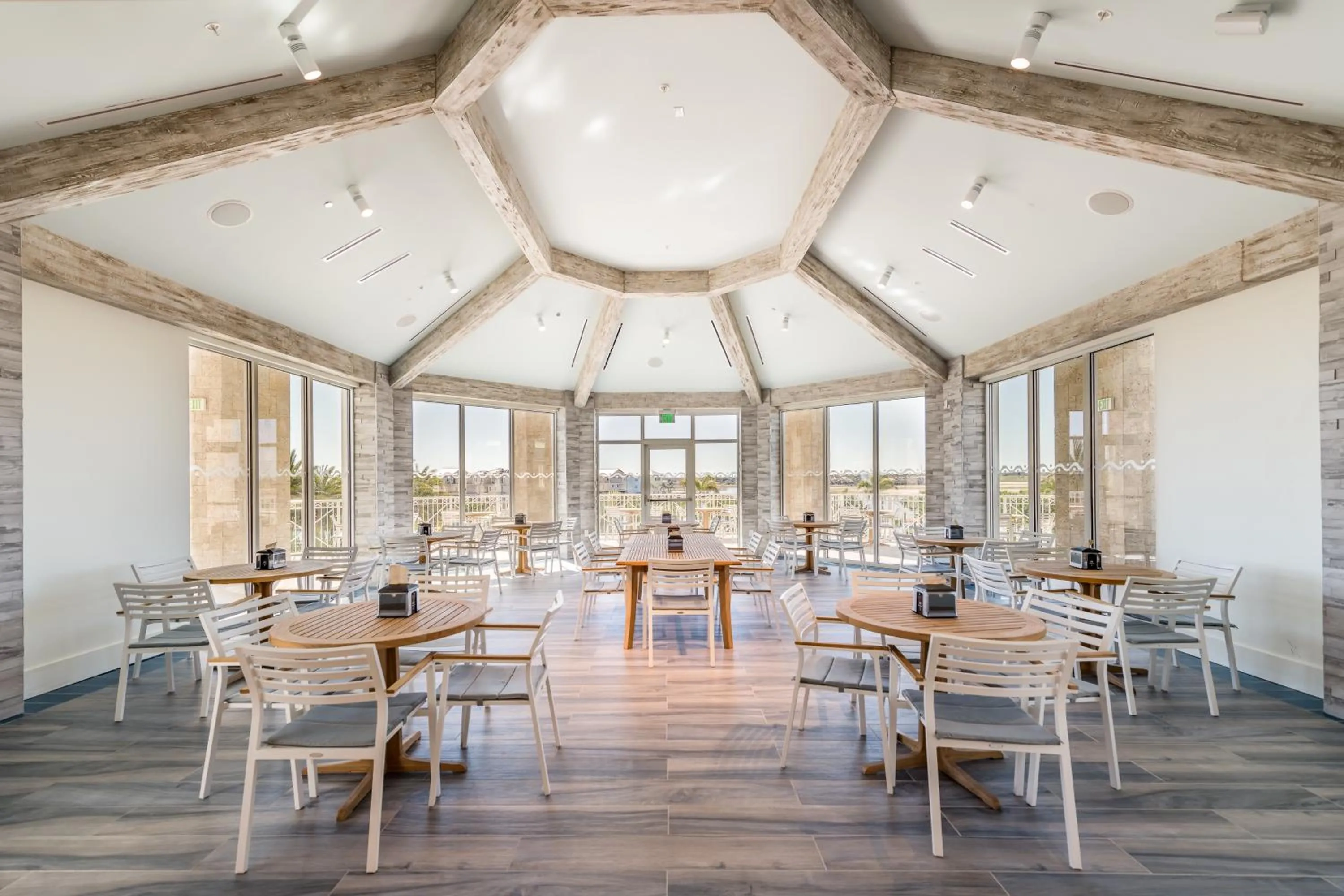 Restaurant/places to eat in Margaritaville Resort Orlando with H2O Waterpark