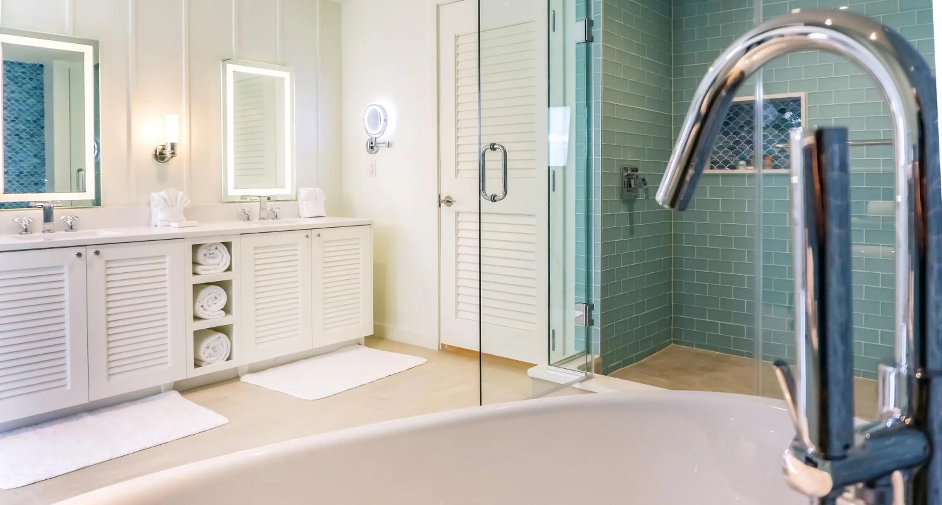 Bathroom in Margaritaville Resort Orlando with H2O Waterpark