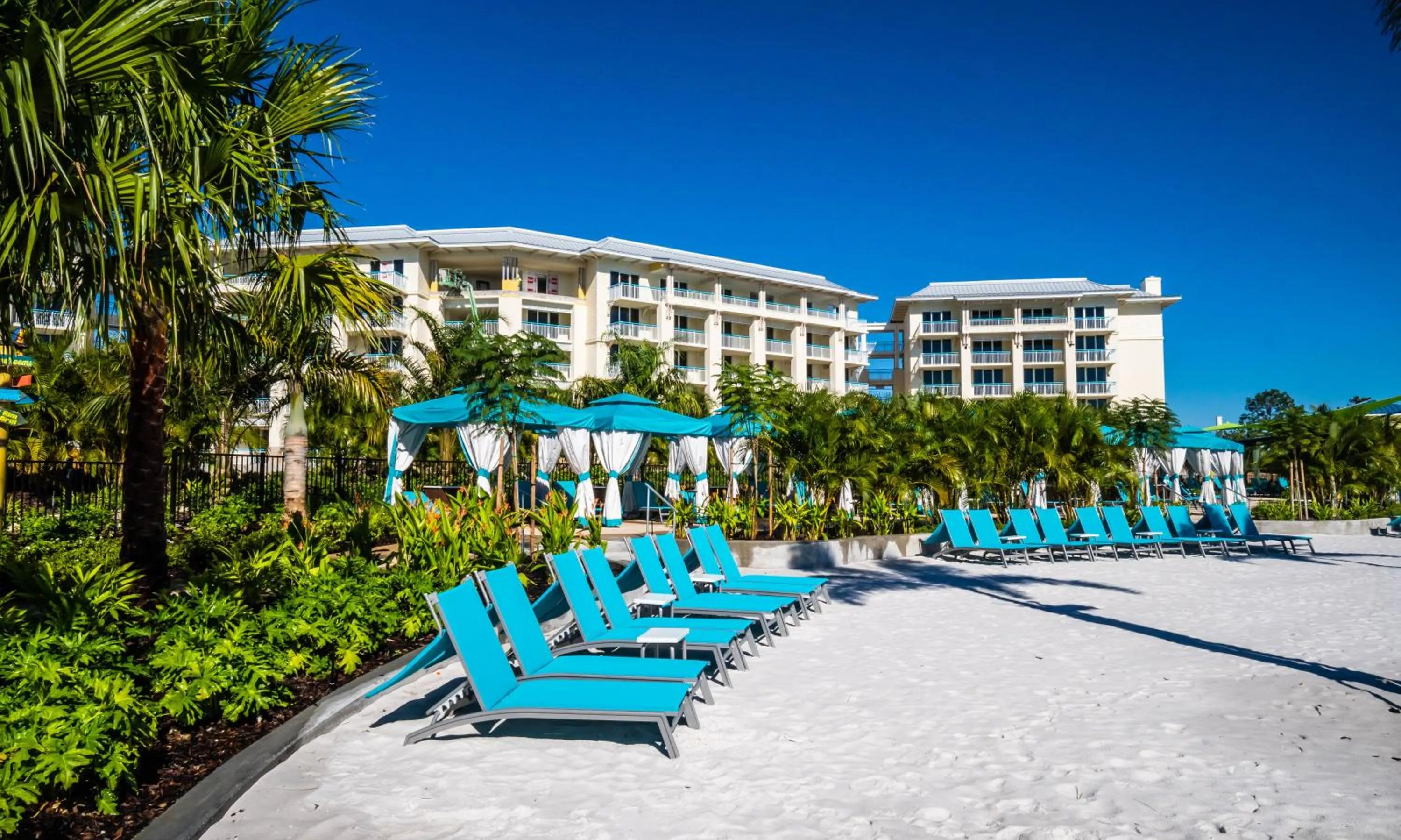 Swimming pool in Margaritaville Resort Orlando with H2O Waterpark