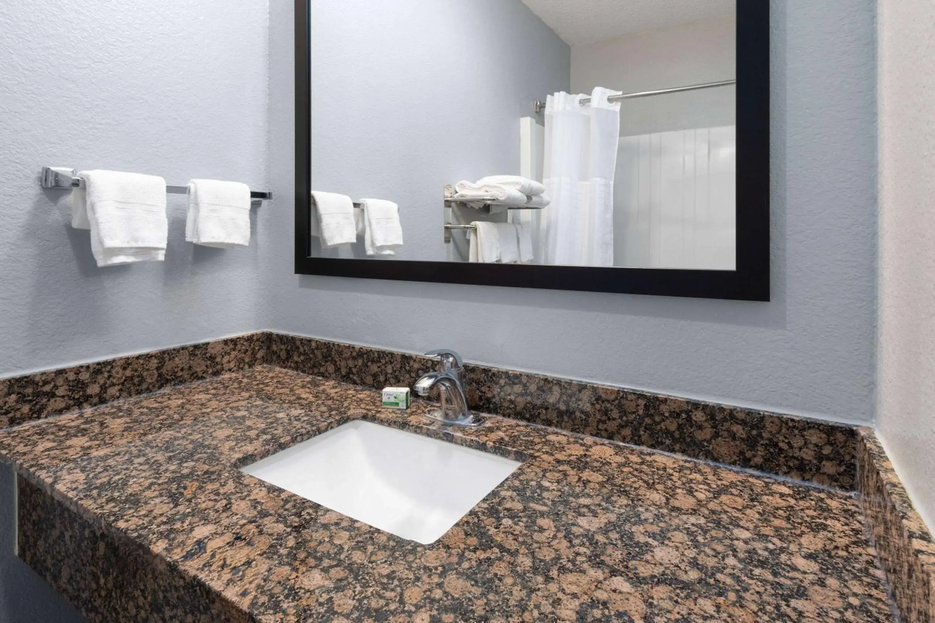 King Suite - Non-Smoking in AmericInn by Wyndham Grinnell King Suite - Non-Smoking in AmericInn by Wyndham Grinnell