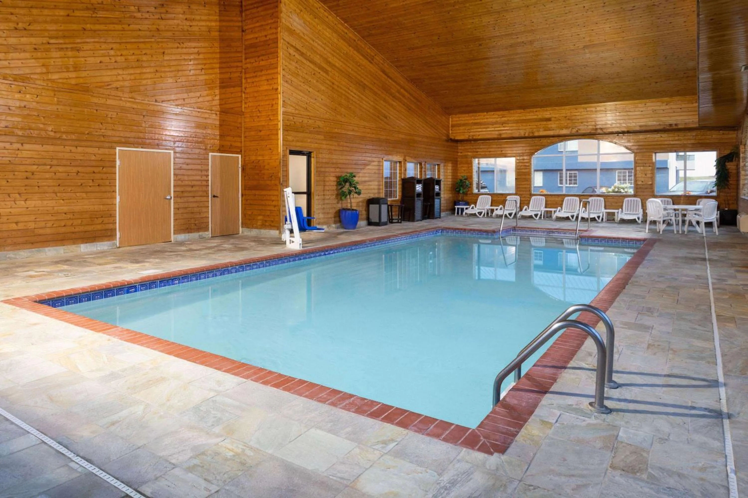 Swimming pool in AmericInn by Wyndham Grinnell