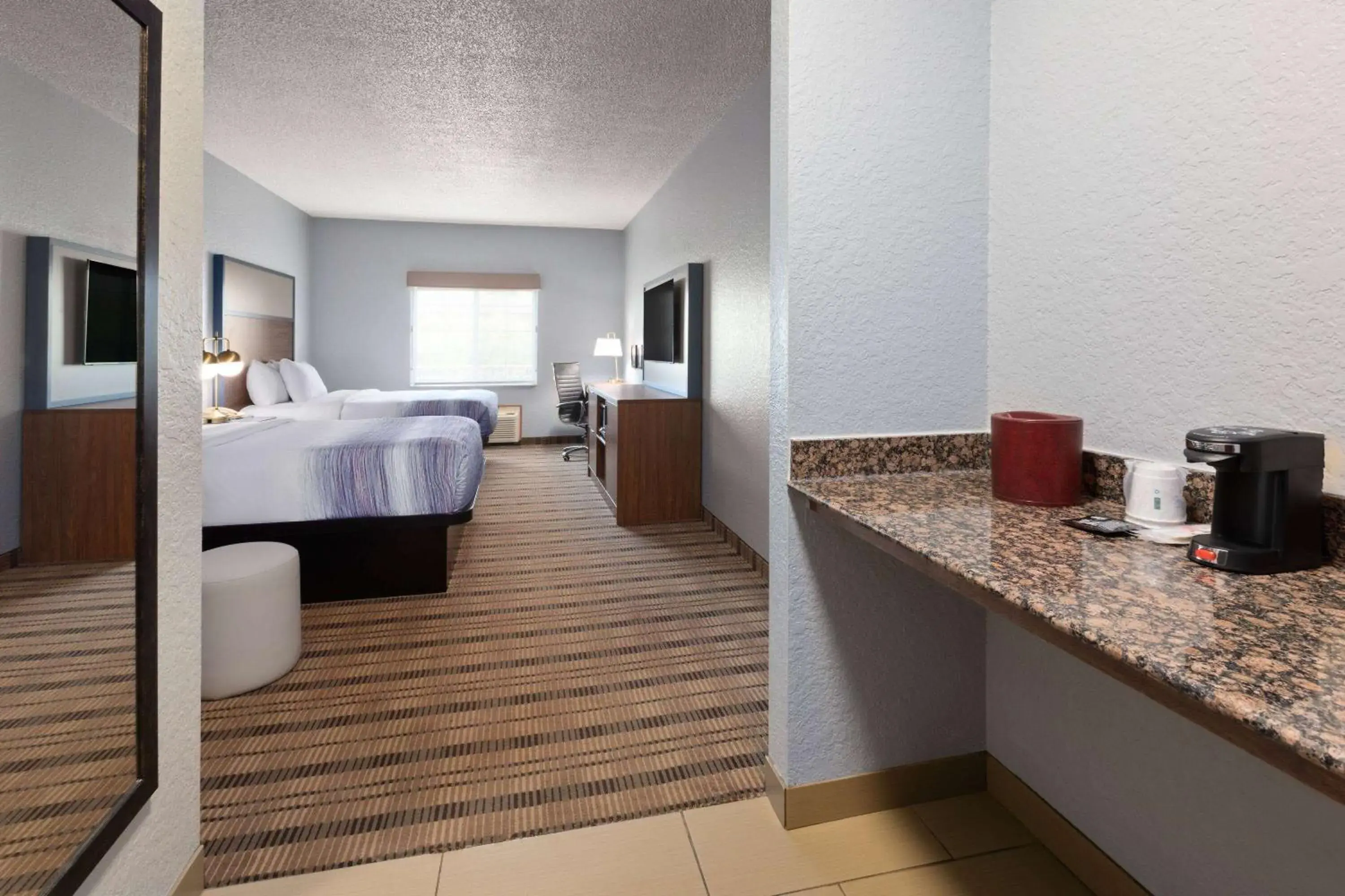 Queen Room with Two Queen Beds - Non-Smoking in AmericInn by Wyndham Grinnell Queen Room with Two Queen Beds - Non-Smoking in AmericInn by Wyndham Grinnell