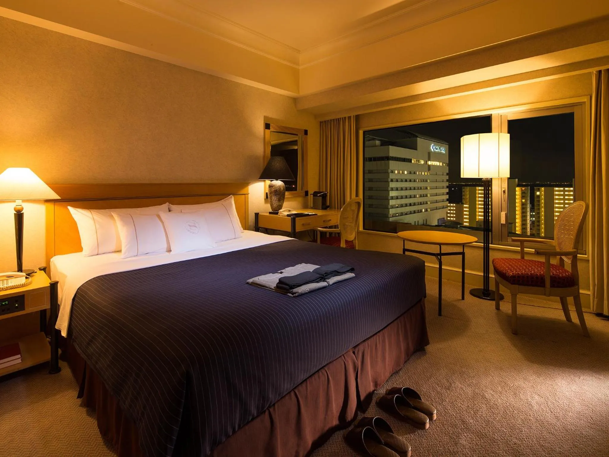 Bed in Kobe Bay Sheraton Hotel & Towers