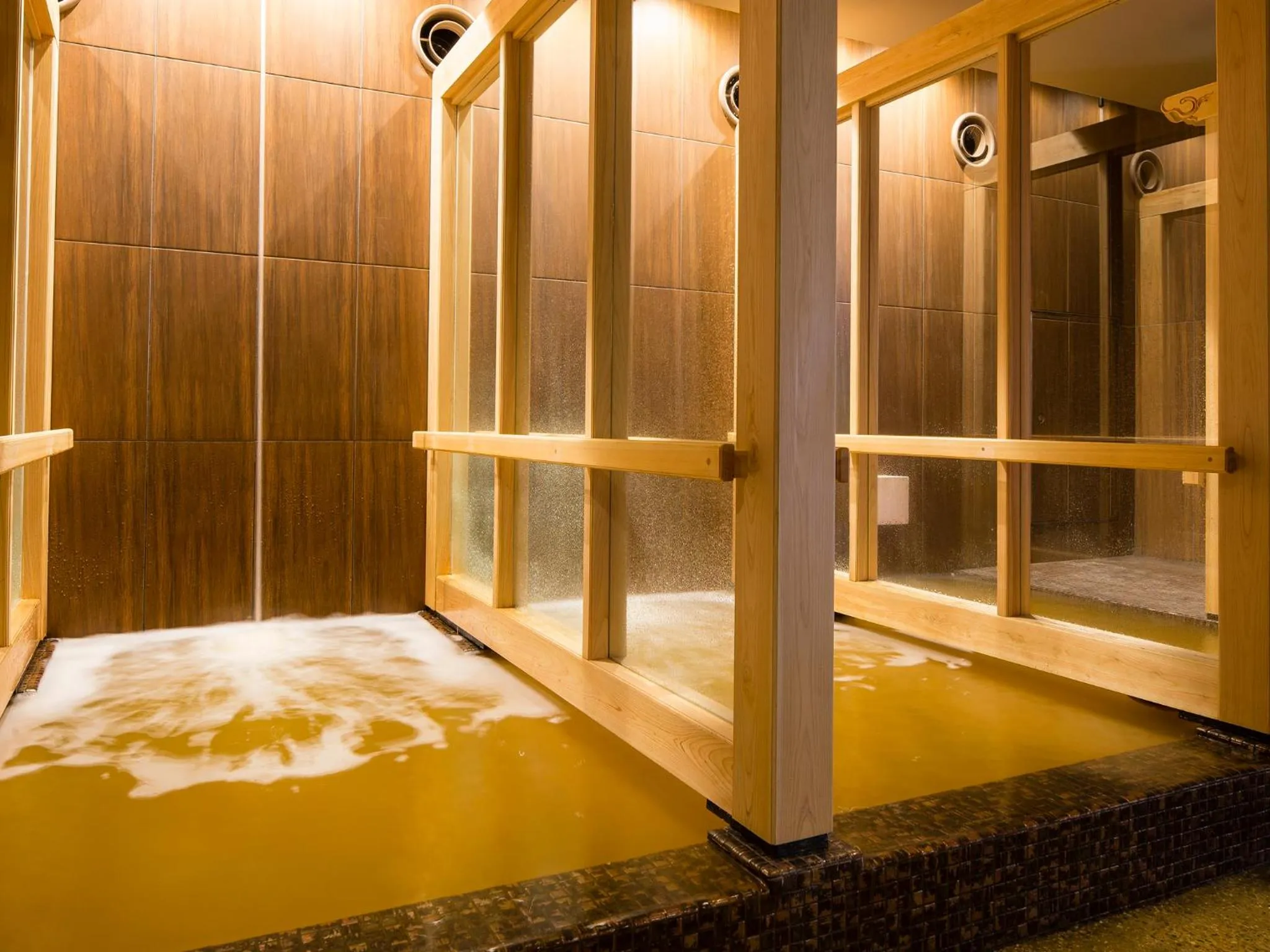 Hot Spring Bath, Bed in Kobe Bay Sheraton Hotel & Towers