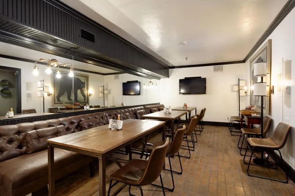 Restaurant/places to eat in Independence Square 211, Chic Hotel Room with Mountain Views, A/C, & Rooftop Hot Tub