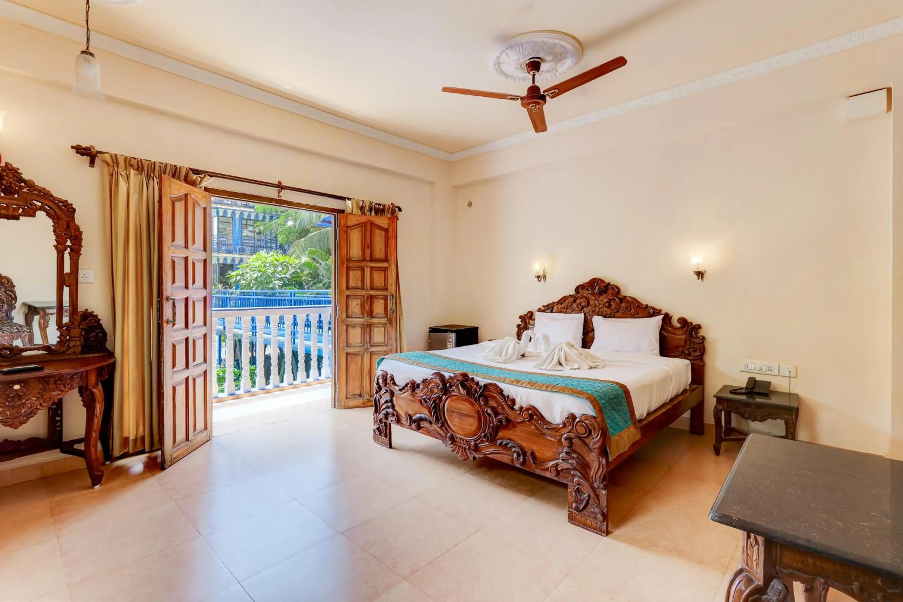 Bed in Mayflower Beach Resort