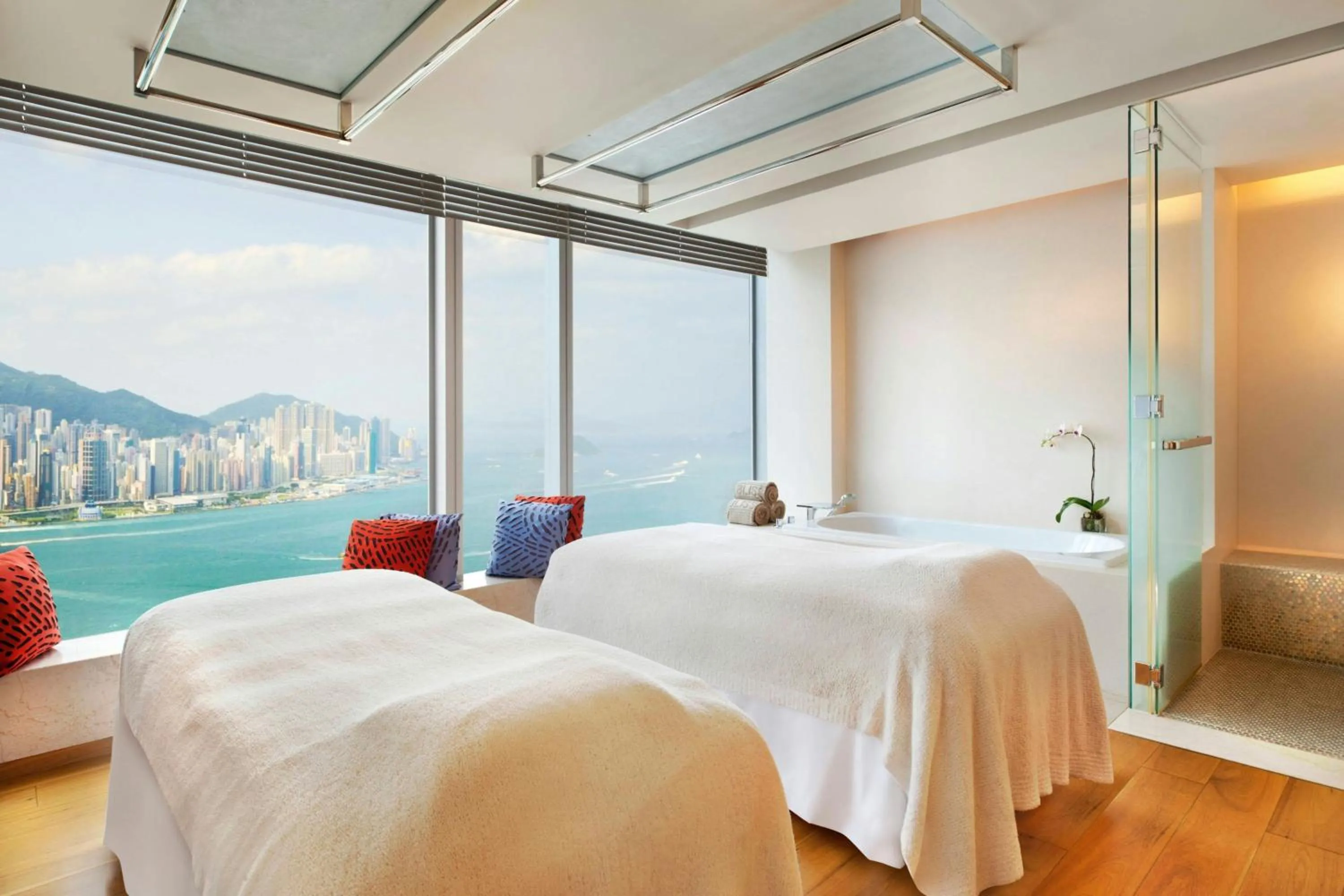 Spa and wellness centre/facilities, Bed in W Hong Kong