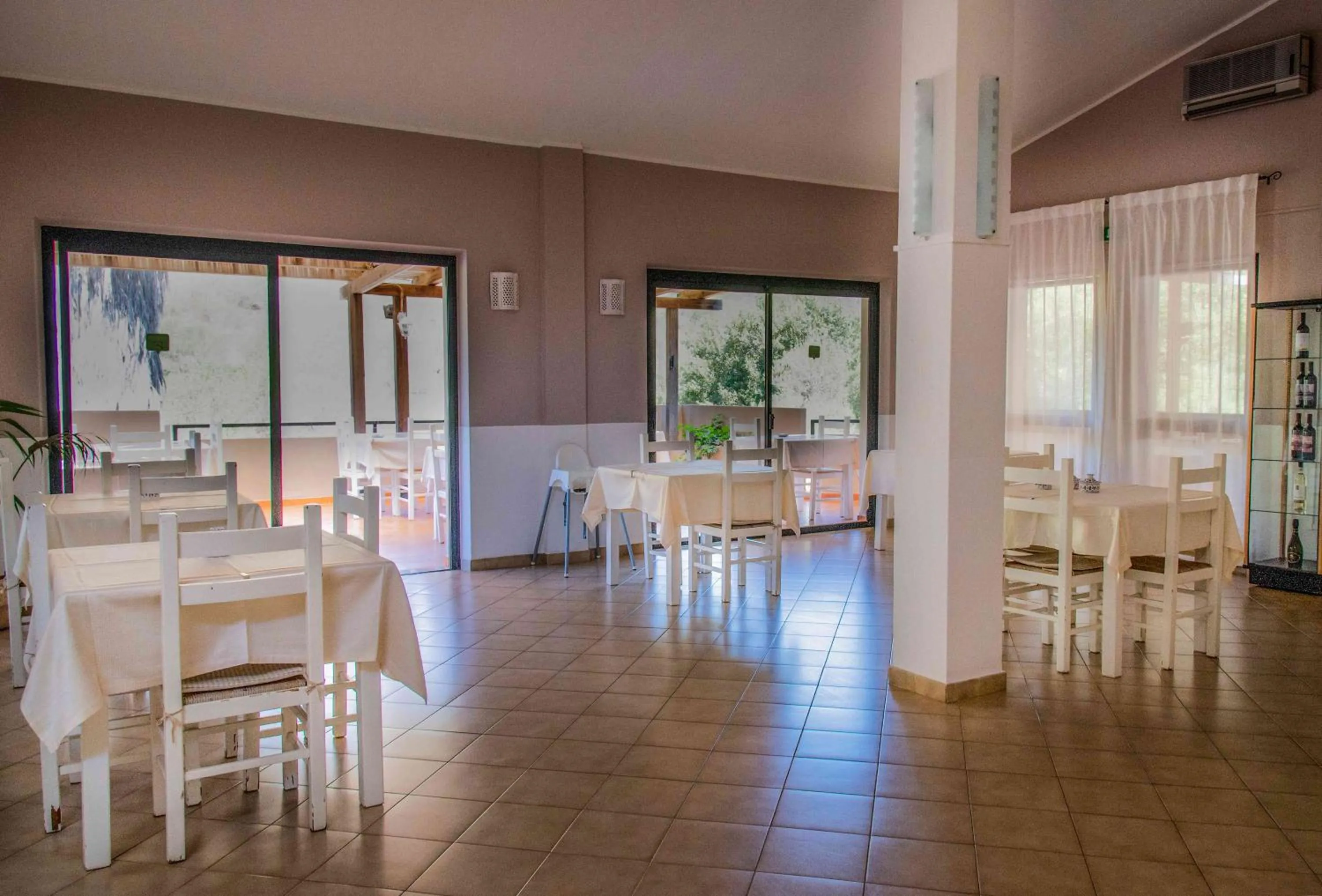 Breakfast in Hotel L'Oleandro