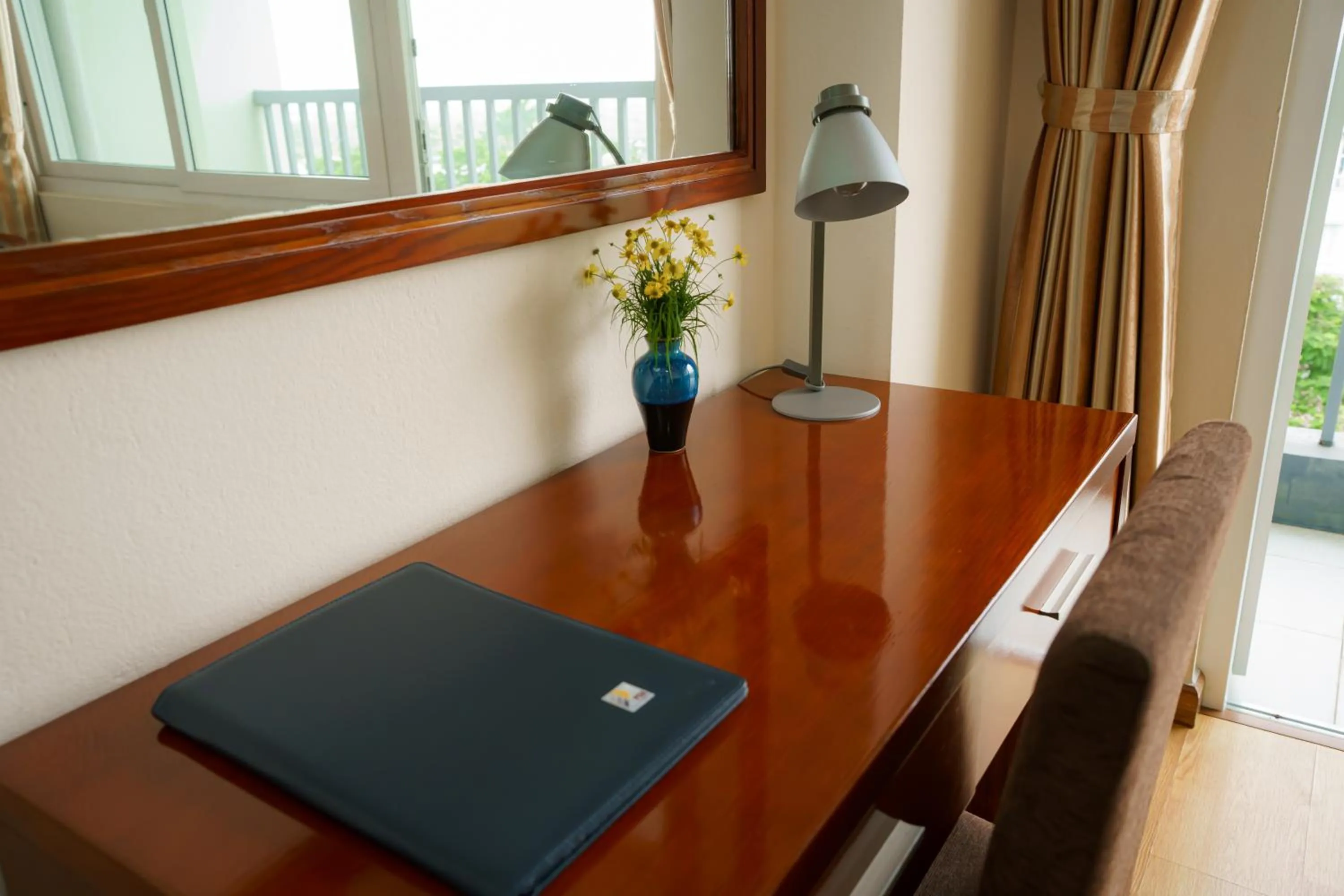 hair dresser in PSA Nghi Sơn Condotel