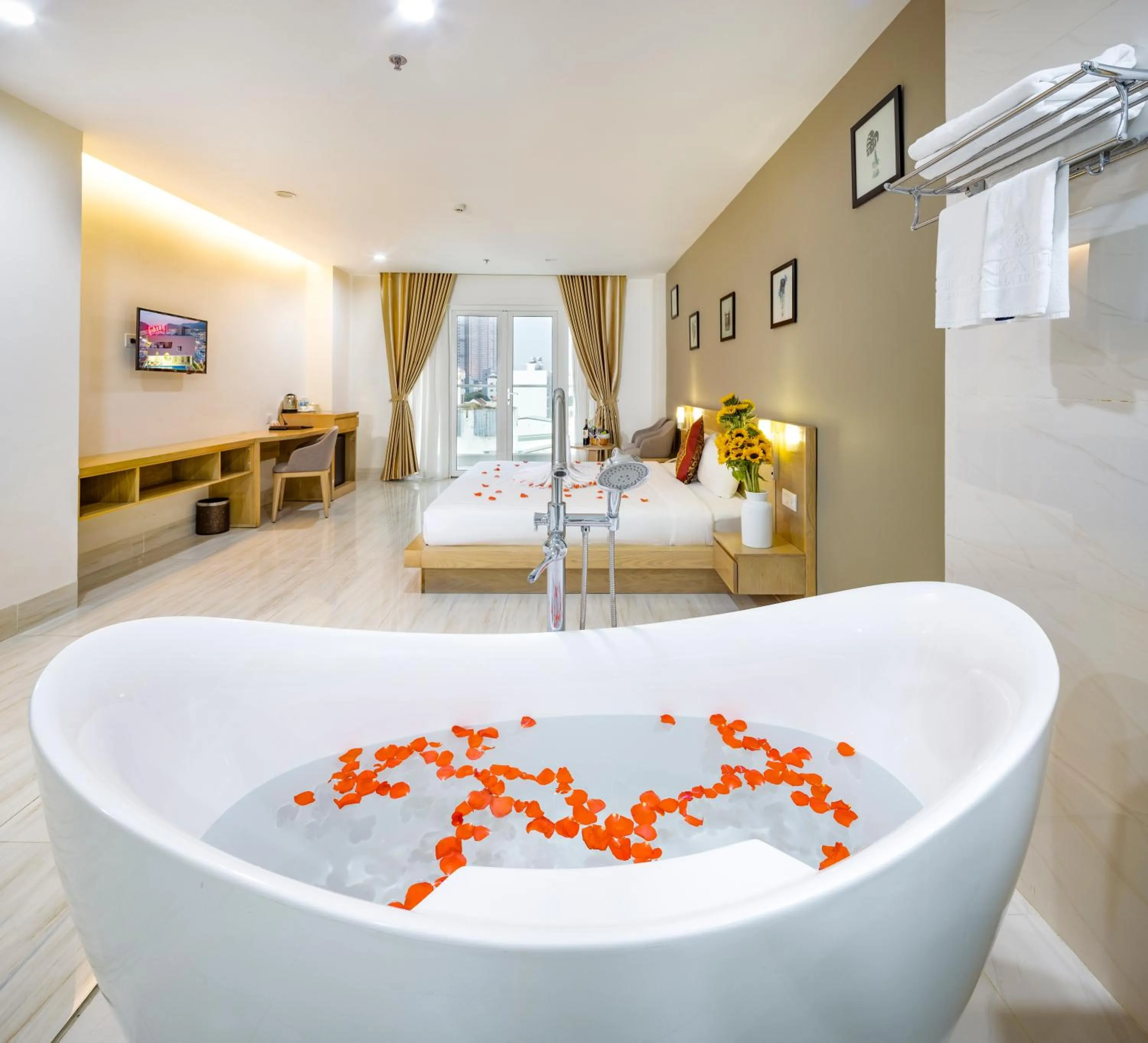 Shower in Gibson Hotel Nha Trang