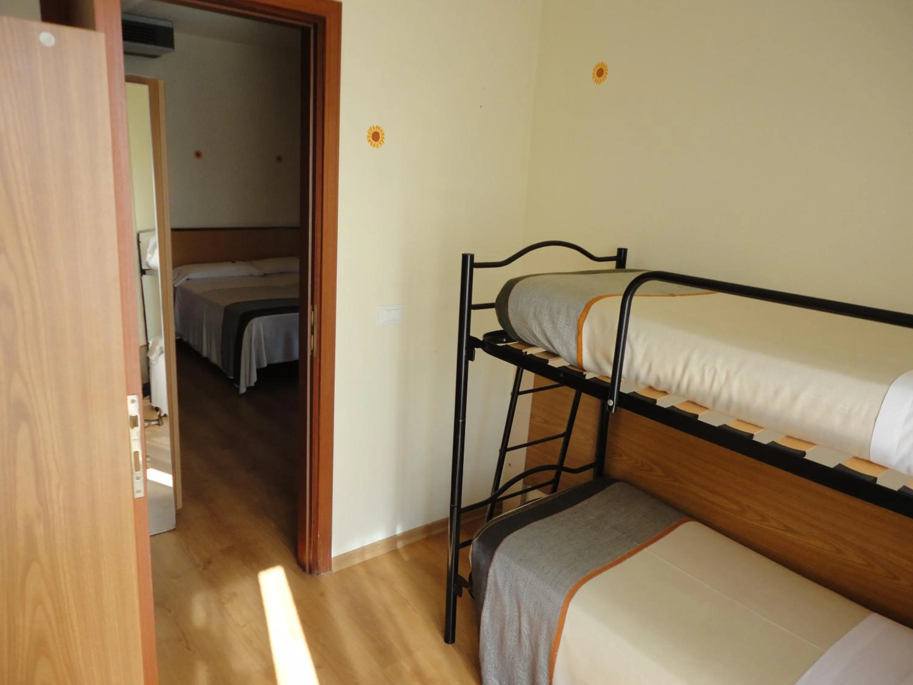 bunk bed, Bed in Hotel Mariani