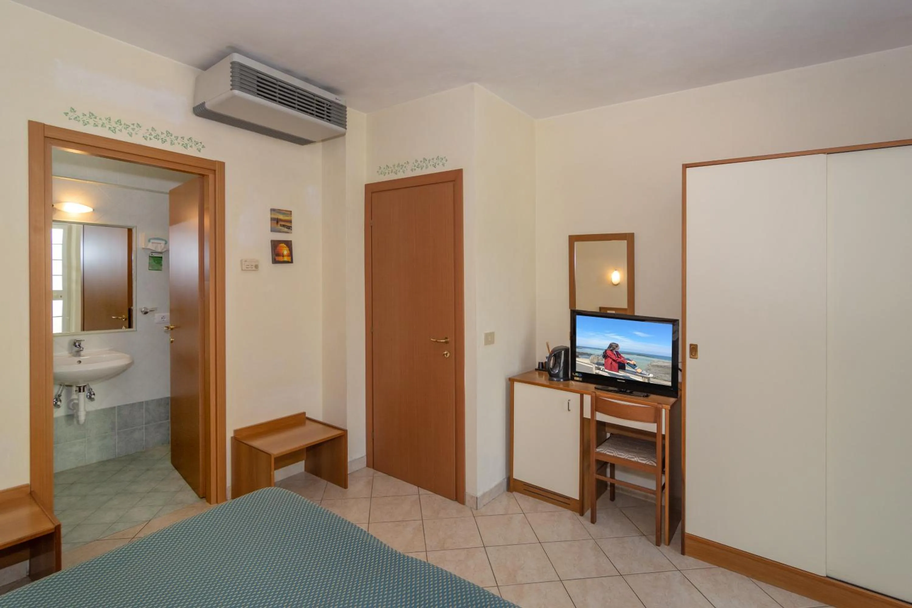 Photo of the whole room, Bed in Hotel Mariani