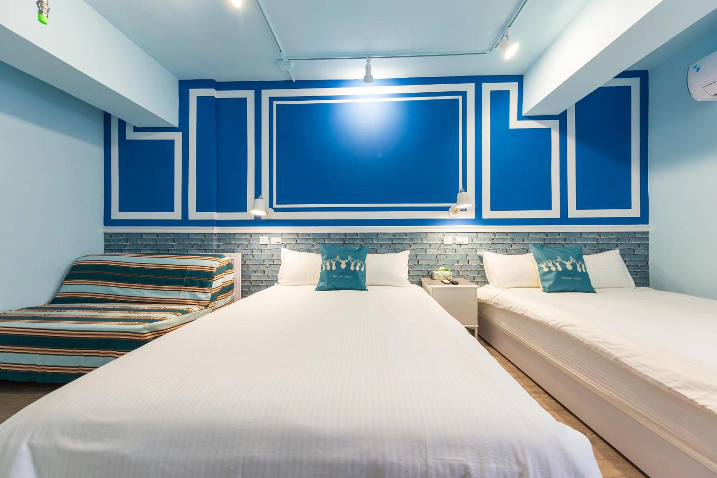 Bed in Kaohsiung I Hi Hotel