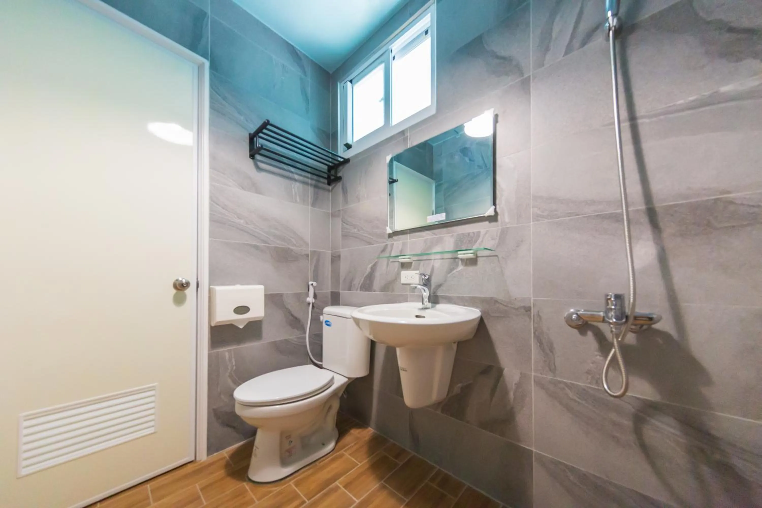 Shower, Bathroom in Kaohsiung I Hi Hotel