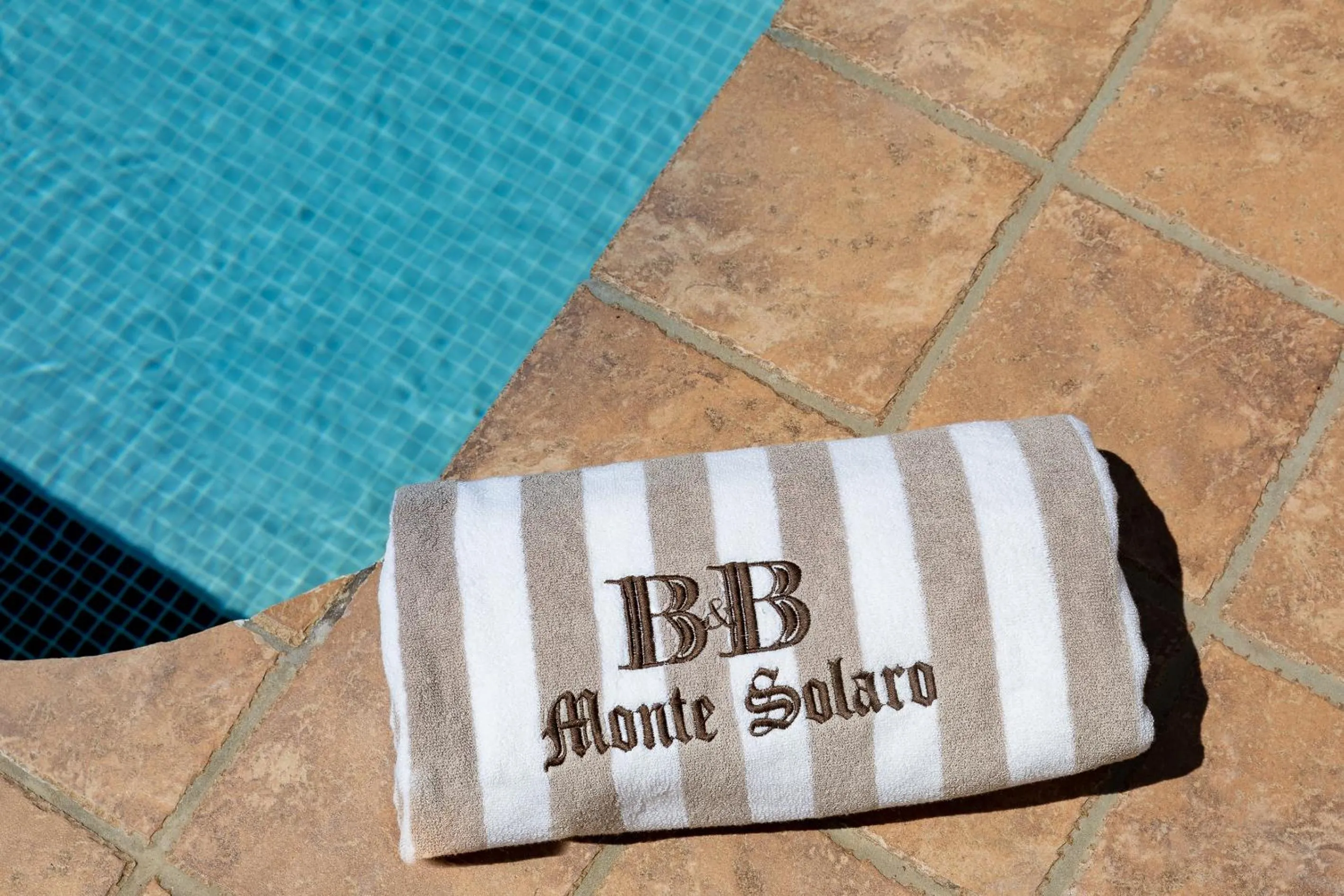 Logo/Certificate/Sign in Monte Solaro Bed & Breakfast